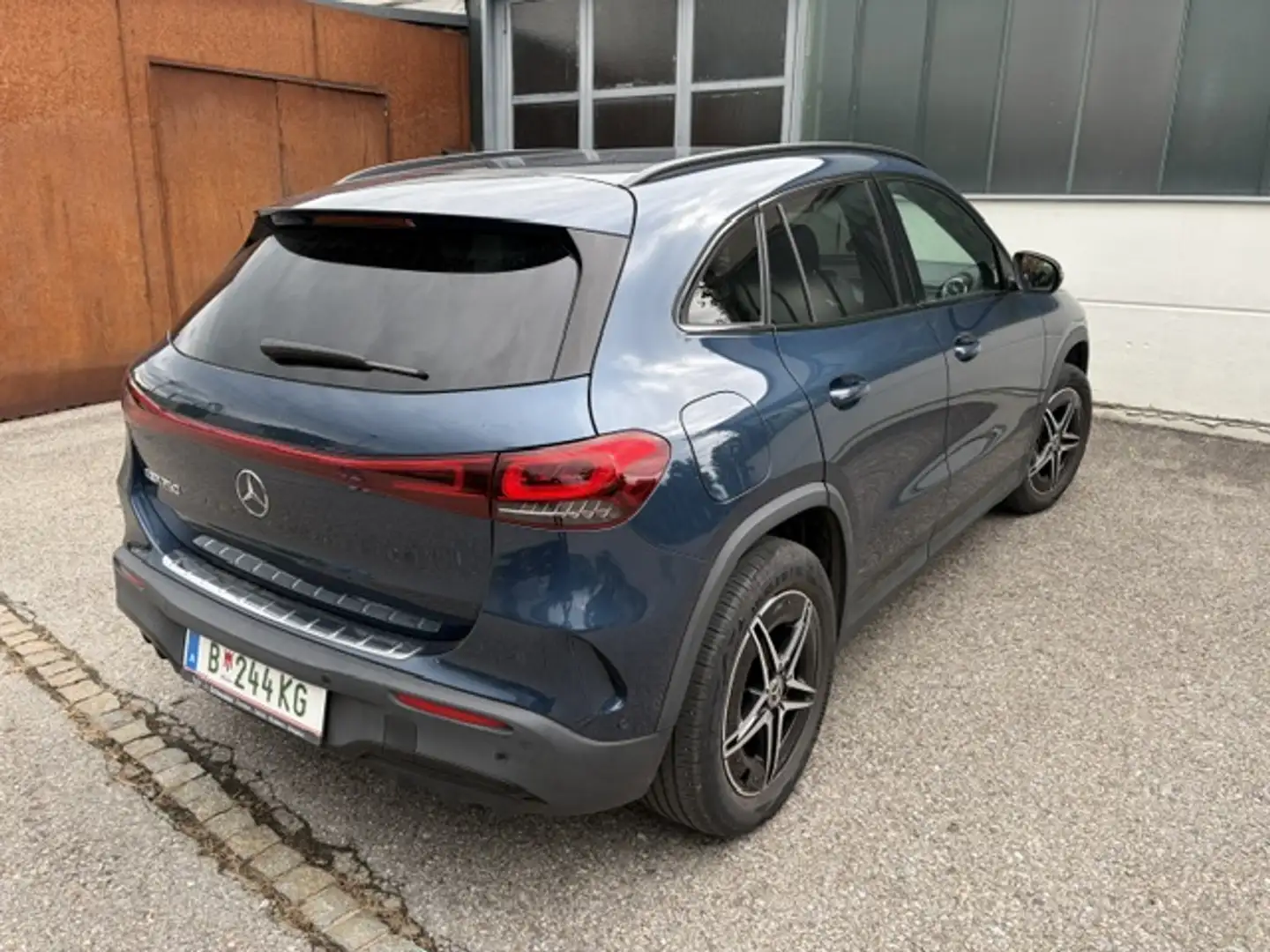 Mercedes-Benz EQA 250 EQA 250 66,5kWh Aut. Blau - 2