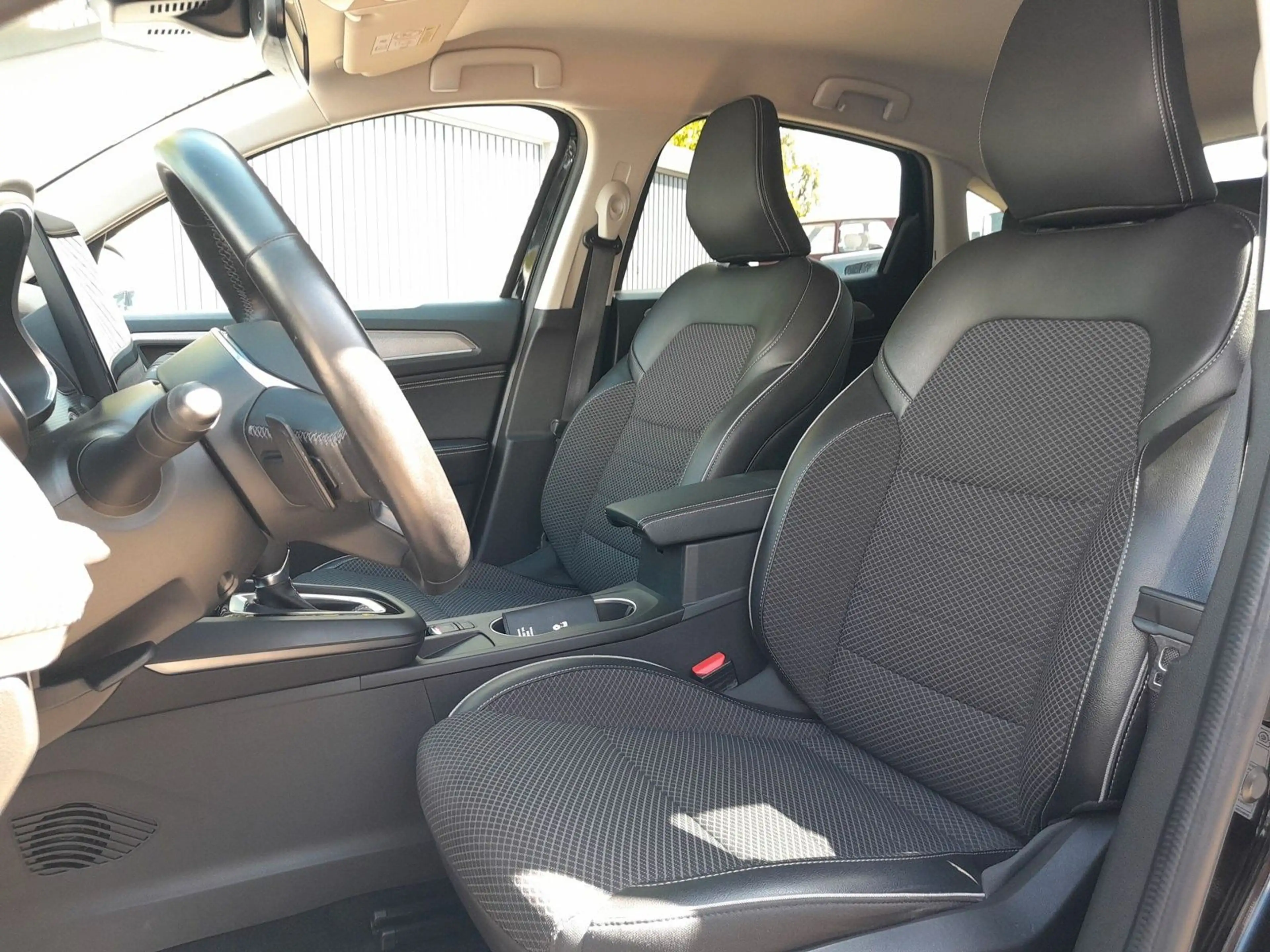 Renault Arkana Mild Hybrid 140 EDC Techno — photo 8