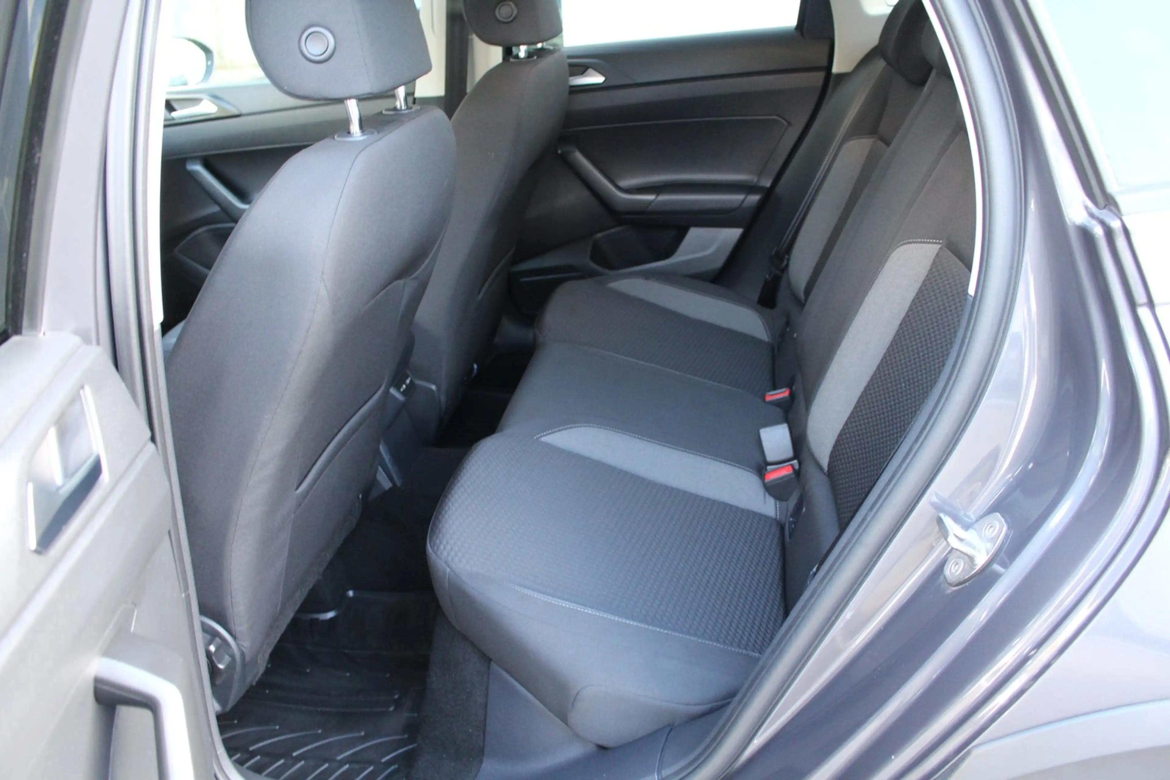 Volkswagen Taigo Life TSI DSG — photo 8
