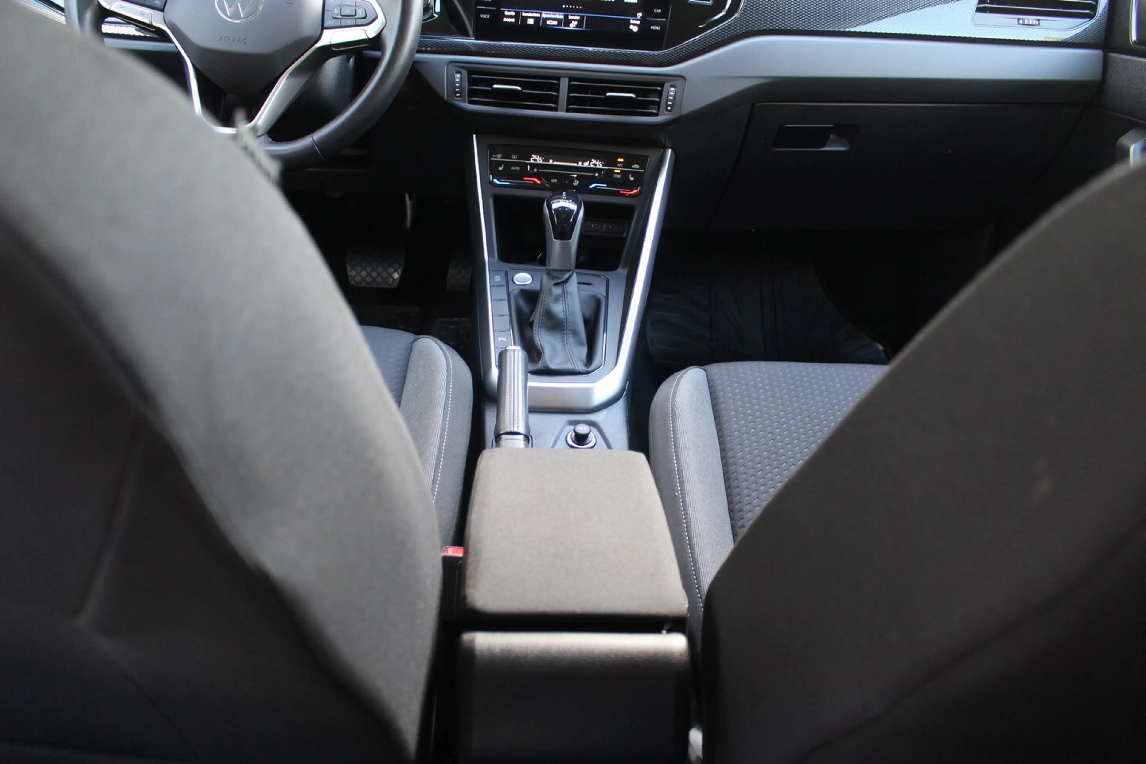 Volkswagen Taigo Life TSI DSG — photo 12