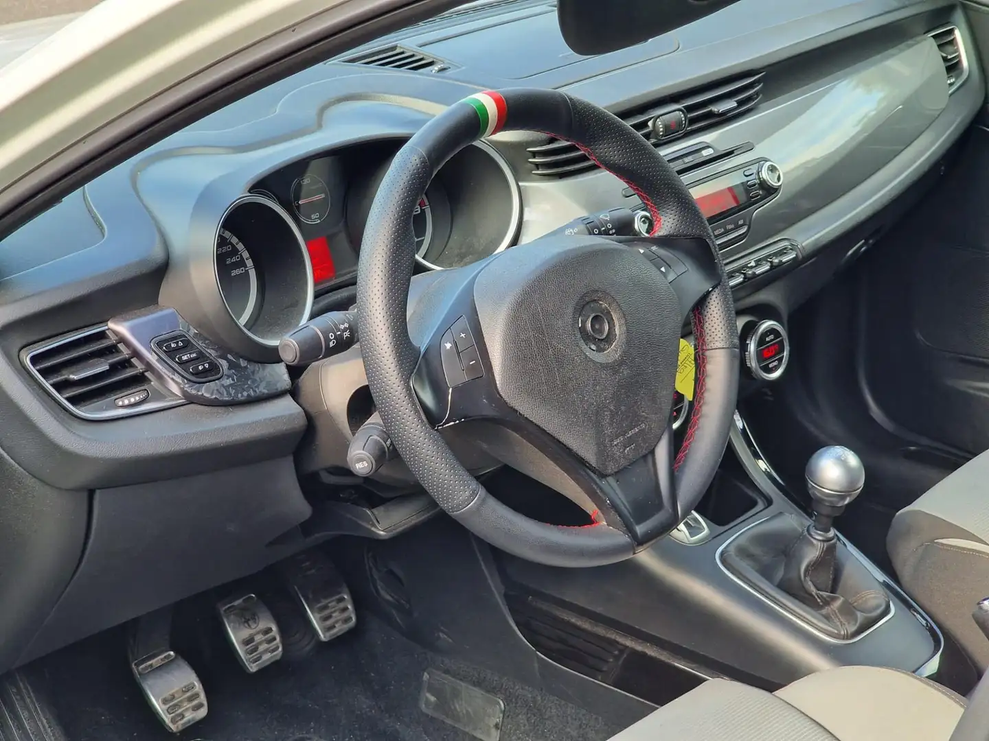 Alfa Romeo Giulietta 1.4 T 170 PK Progression APK 07-2026 I Handelsprij Bianco - 2