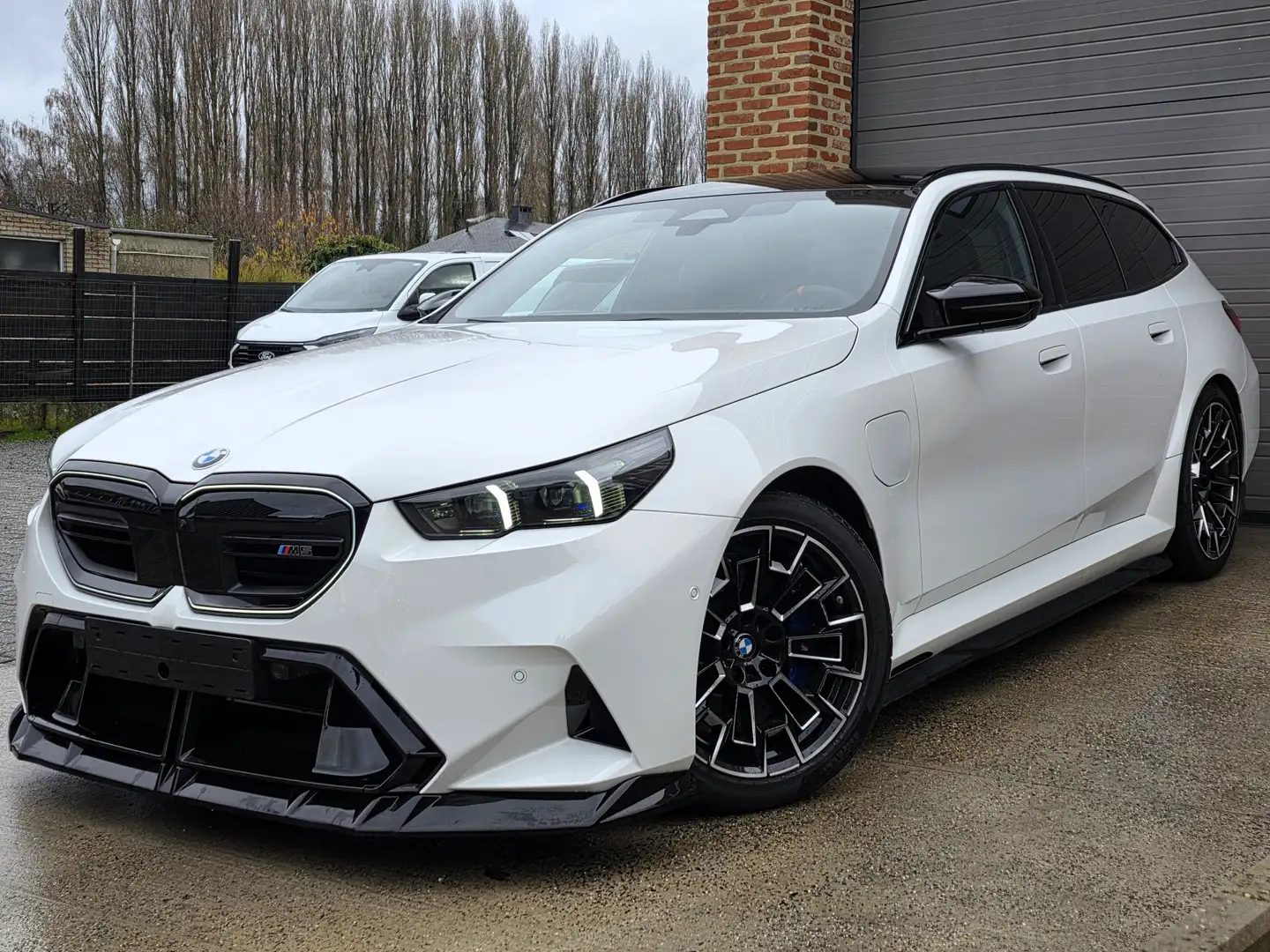 BMW M5 Touring - V8 - 2.000 KM - ALS NIEUW - AKRAPOVIC Wit - 1