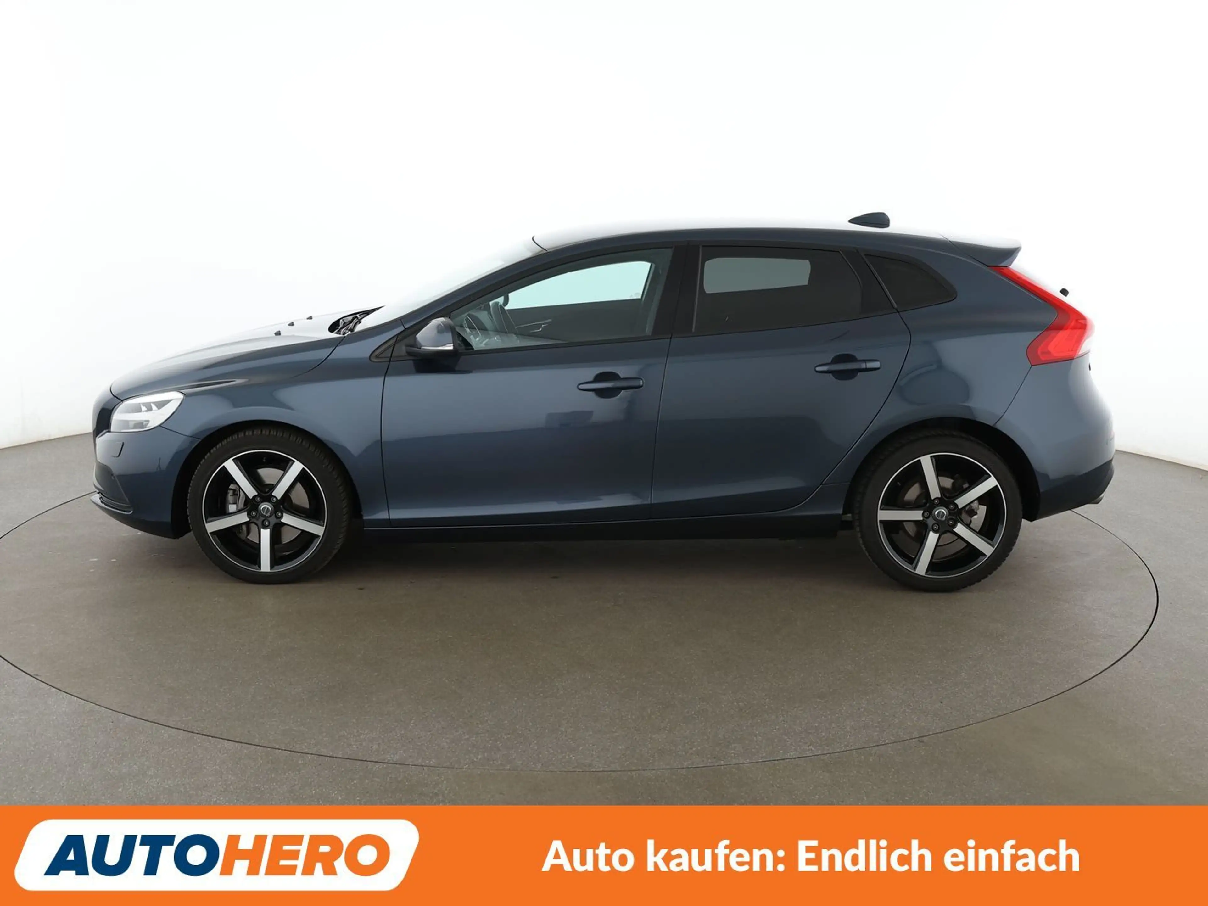 Volvo V40 1.5 Momentum Aut.*NAV*TEMPO*CAM*PDC*SHZ*ALU* — photo 3