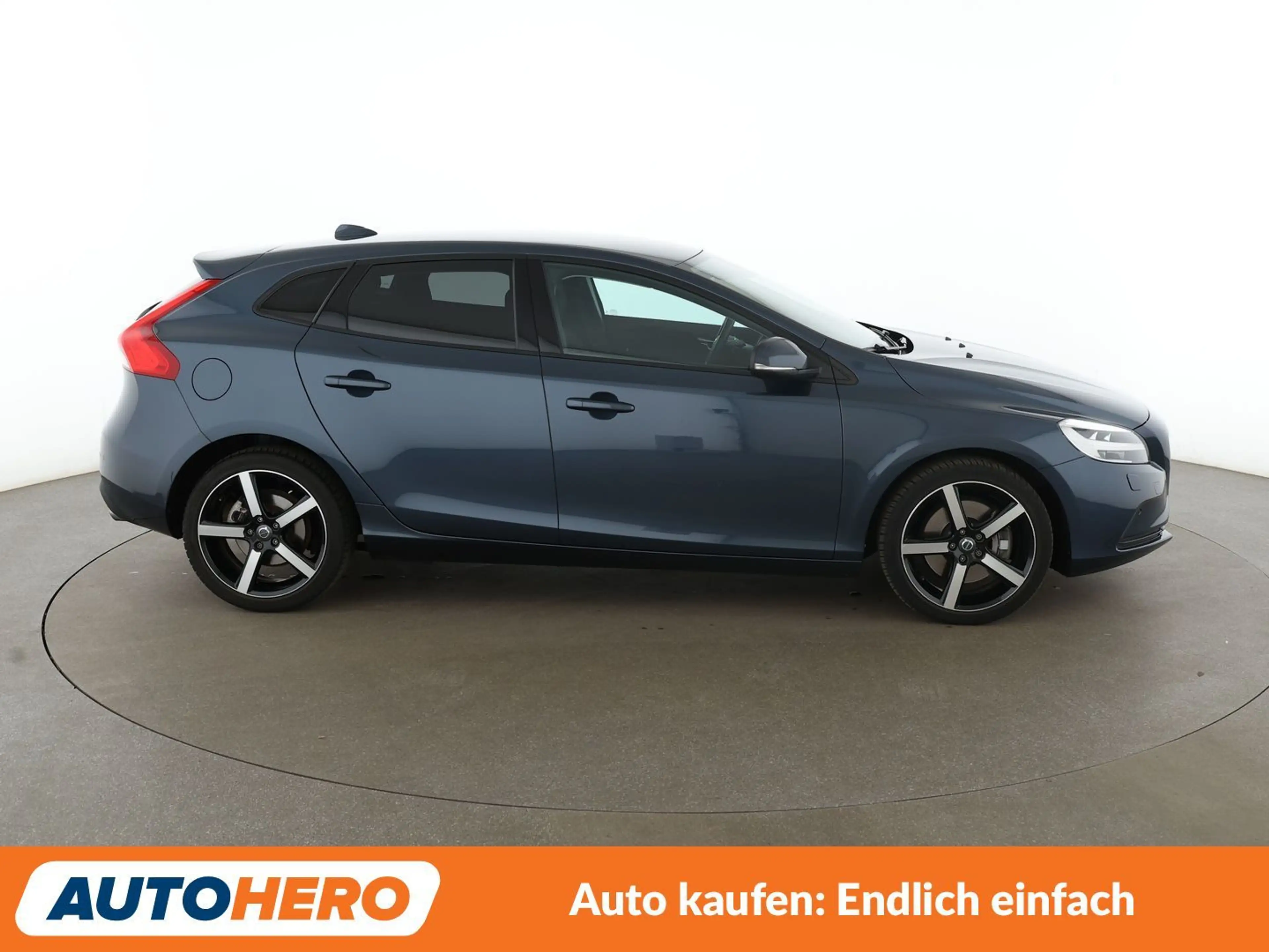 Volvo V40 1.5 Momentum Aut.*NAV*TEMPO*CAM*PDC*SHZ*ALU* — photo 7