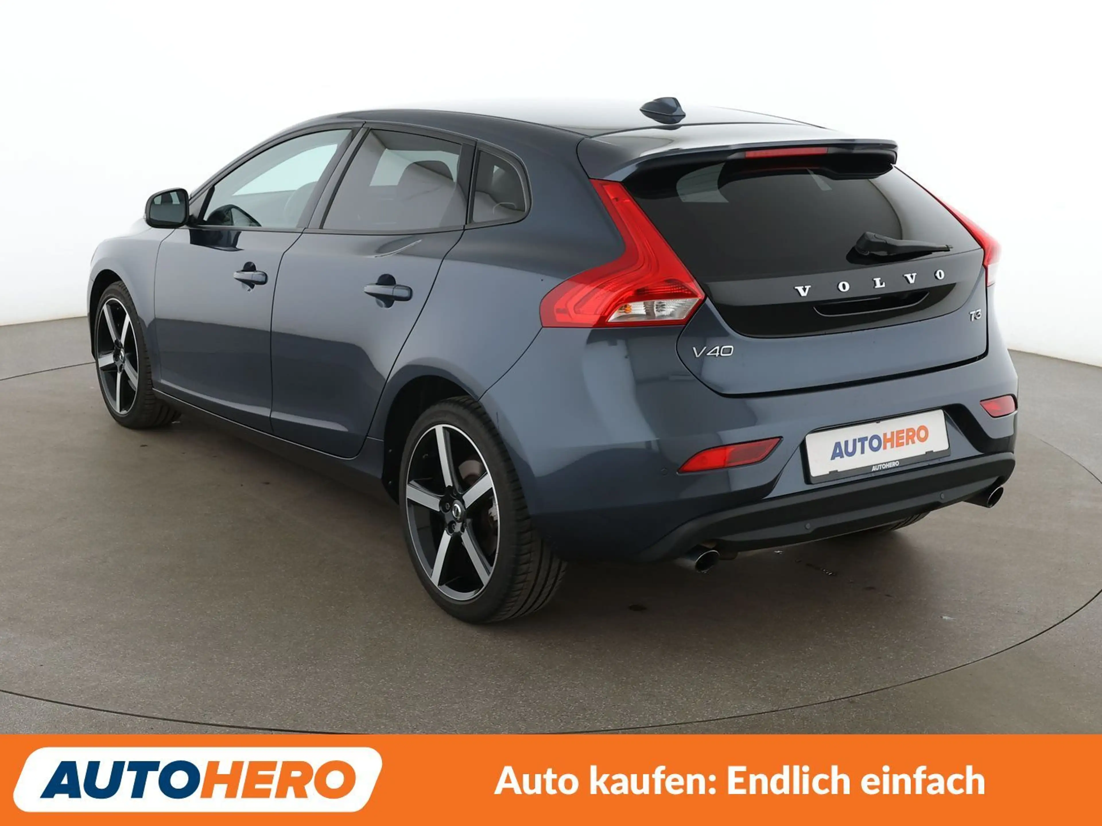 Volvo V40 1.5 Momentum Aut.*NAV*TEMPO*CAM*PDC*SHZ*ALU* — photo 4