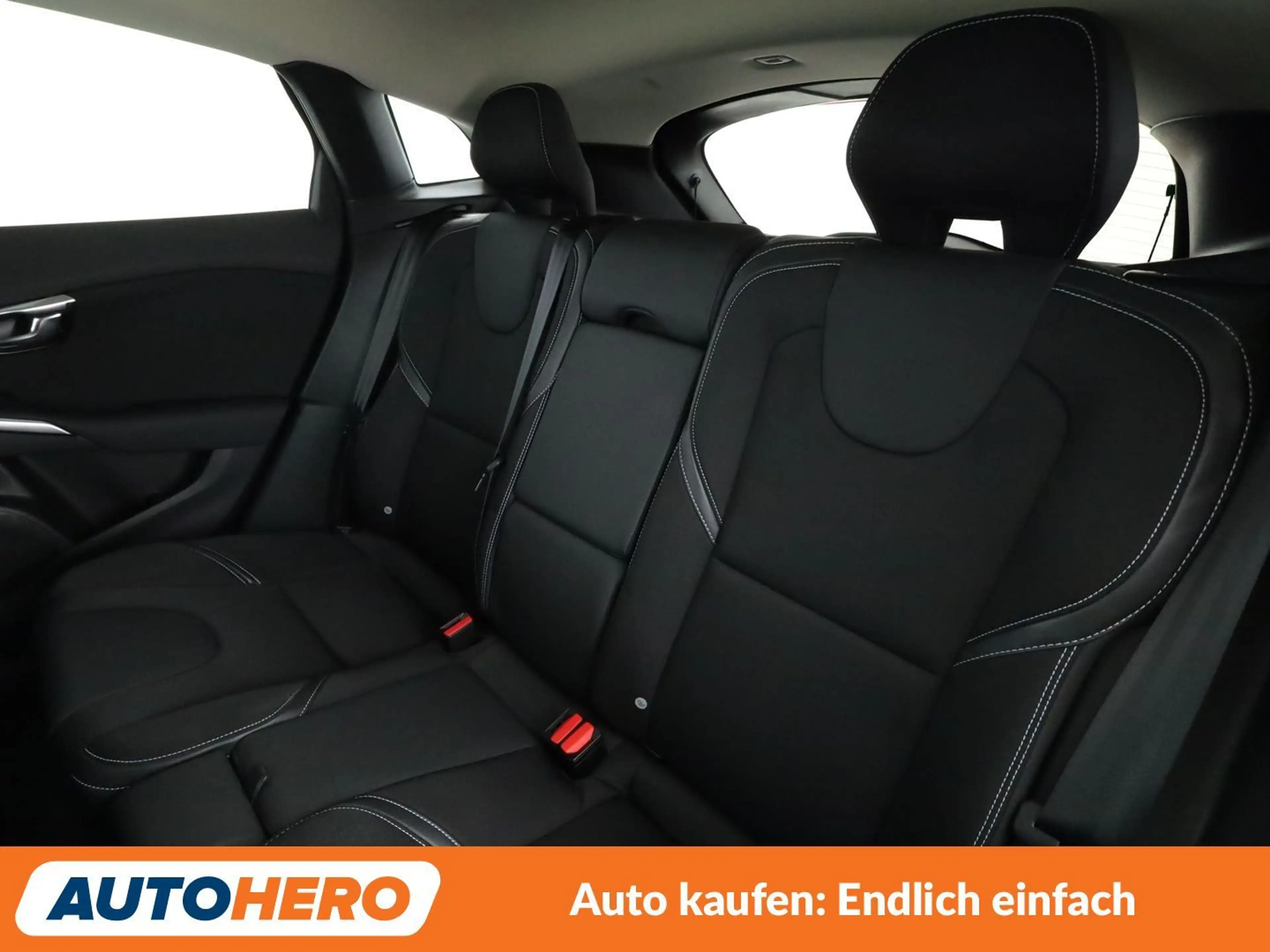 Volvo V40 1.5 Momentum Aut.*NAV*TEMPO*CAM*PDC*SHZ*ALU* — photo 14