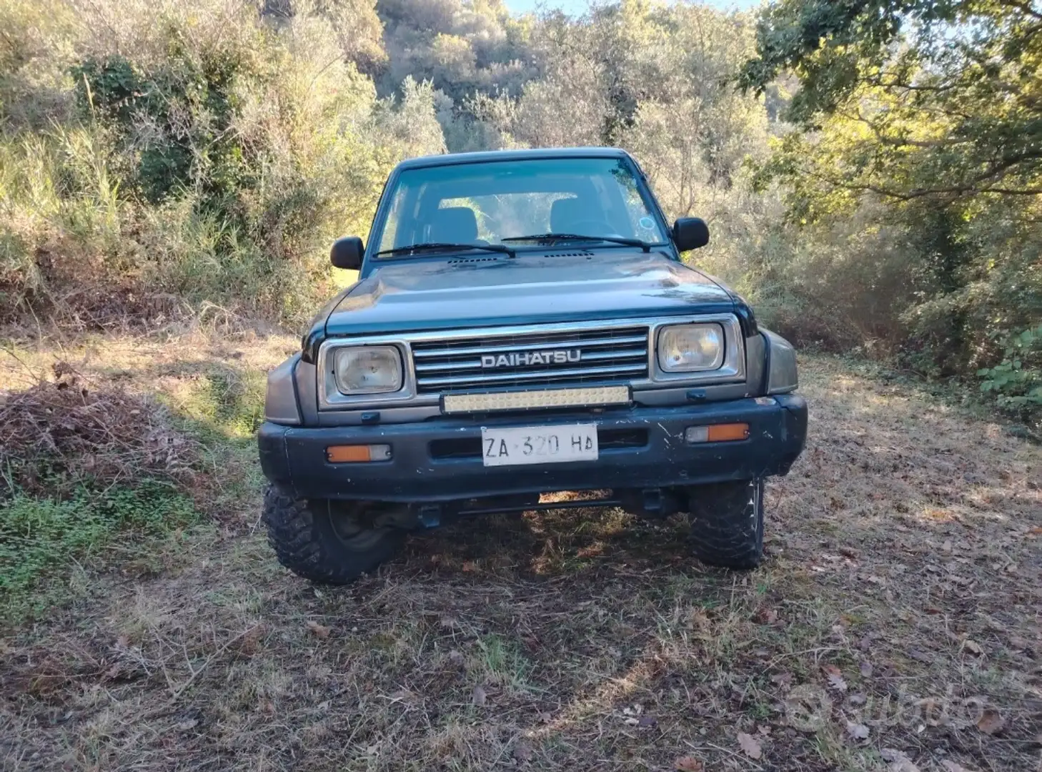 Daihatsu Rocky Grau - 2