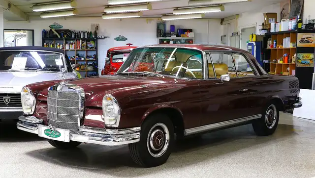 Mercedes-Benz 220 SE Coupé