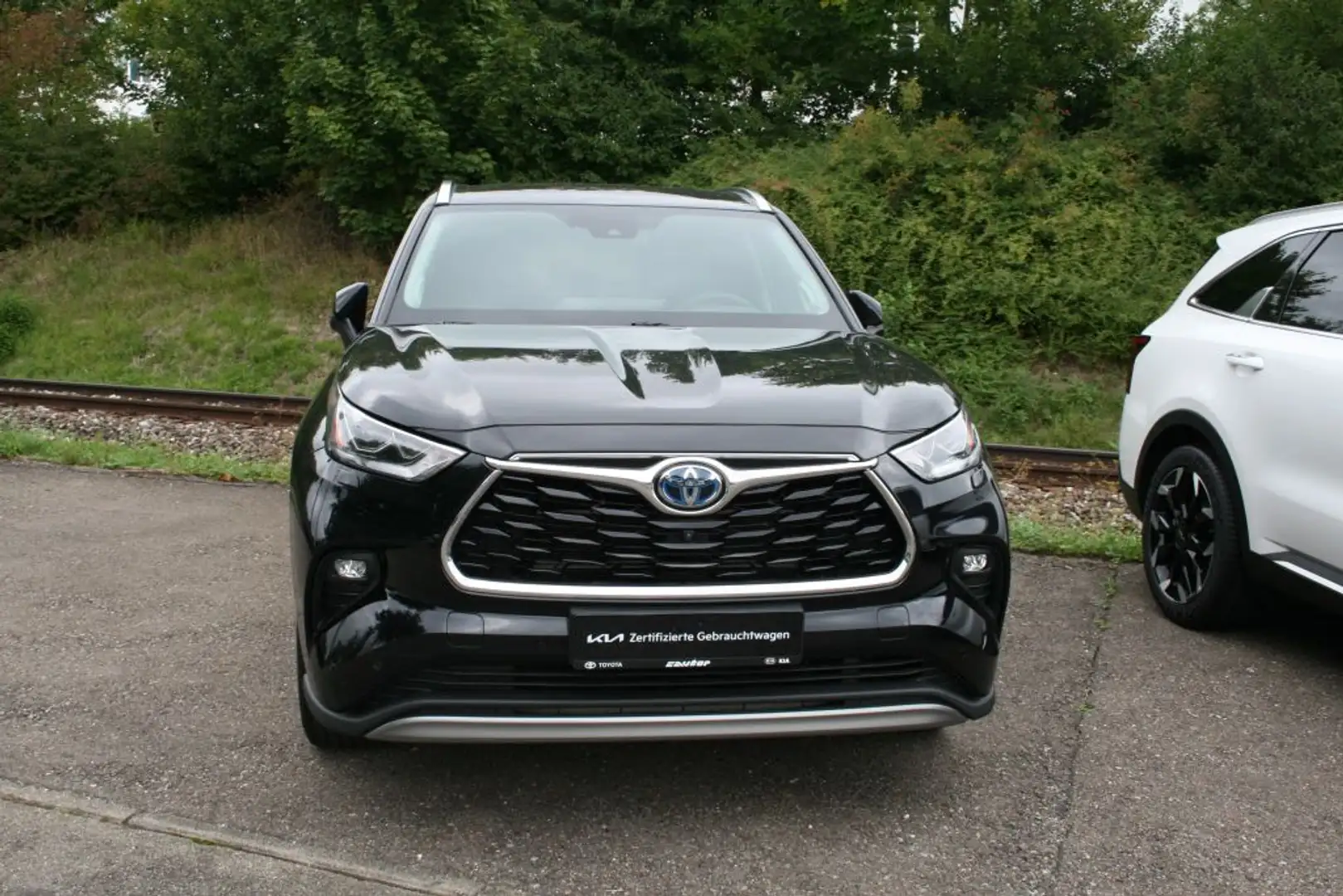 Toyota Highlander 2.5 Hybrid Luxury Schwarz - 2