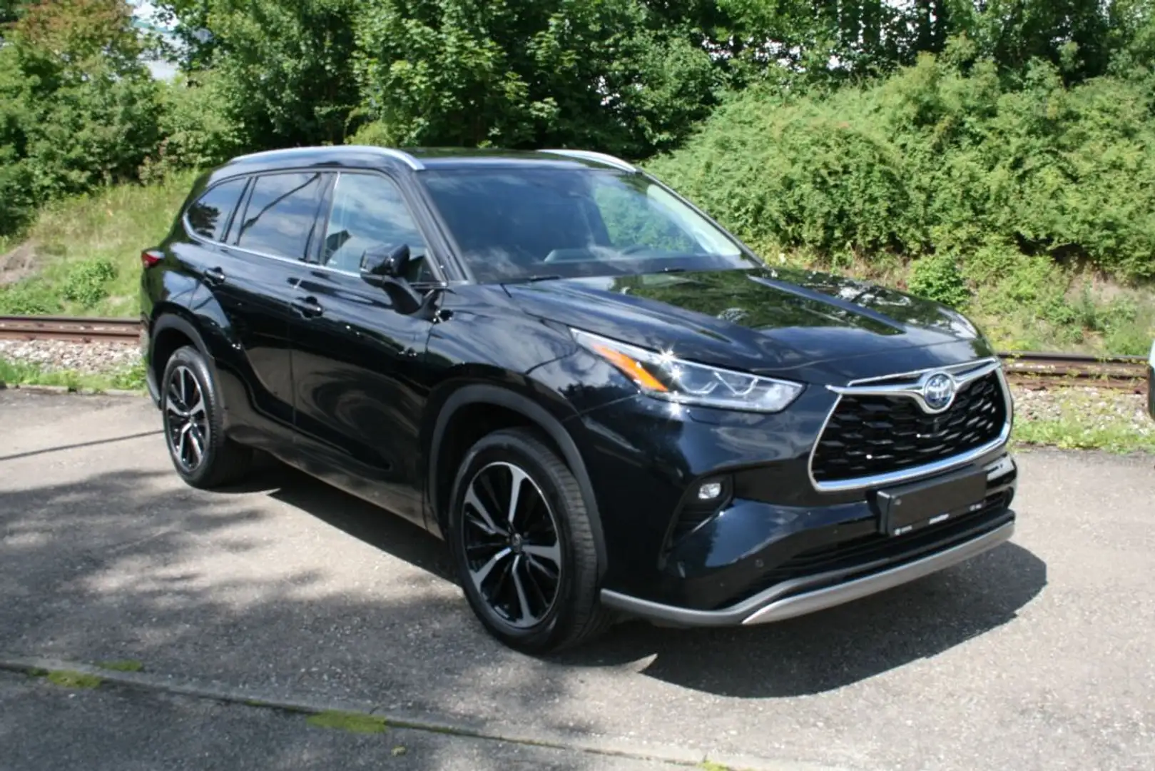 Toyota Highlander 2.5 Hybrid Luxury Schwarz - 1
