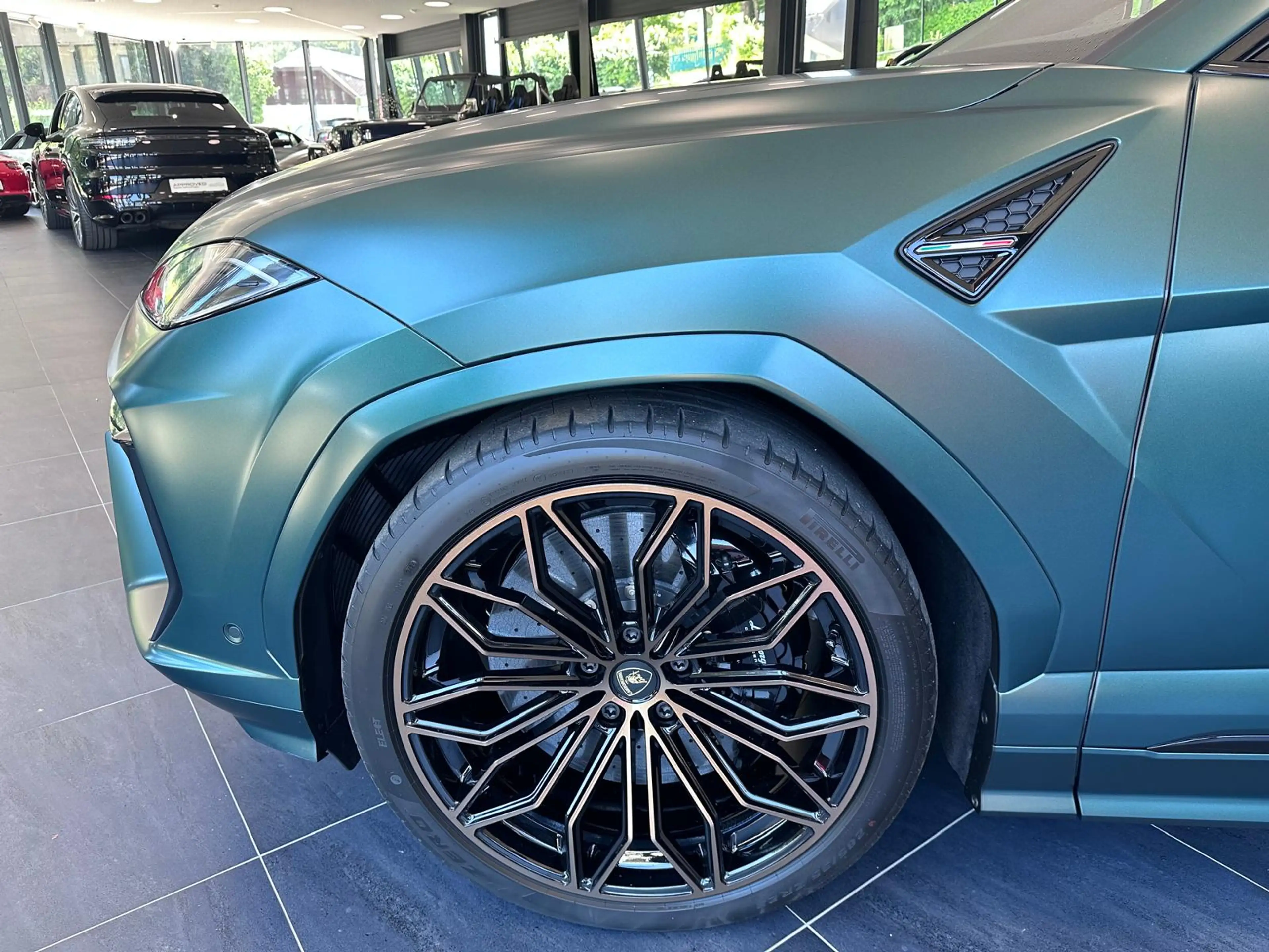 Lamborghini Urus Urus SE, Akrapovic, foliert, TOP spec Unikat — photo 13