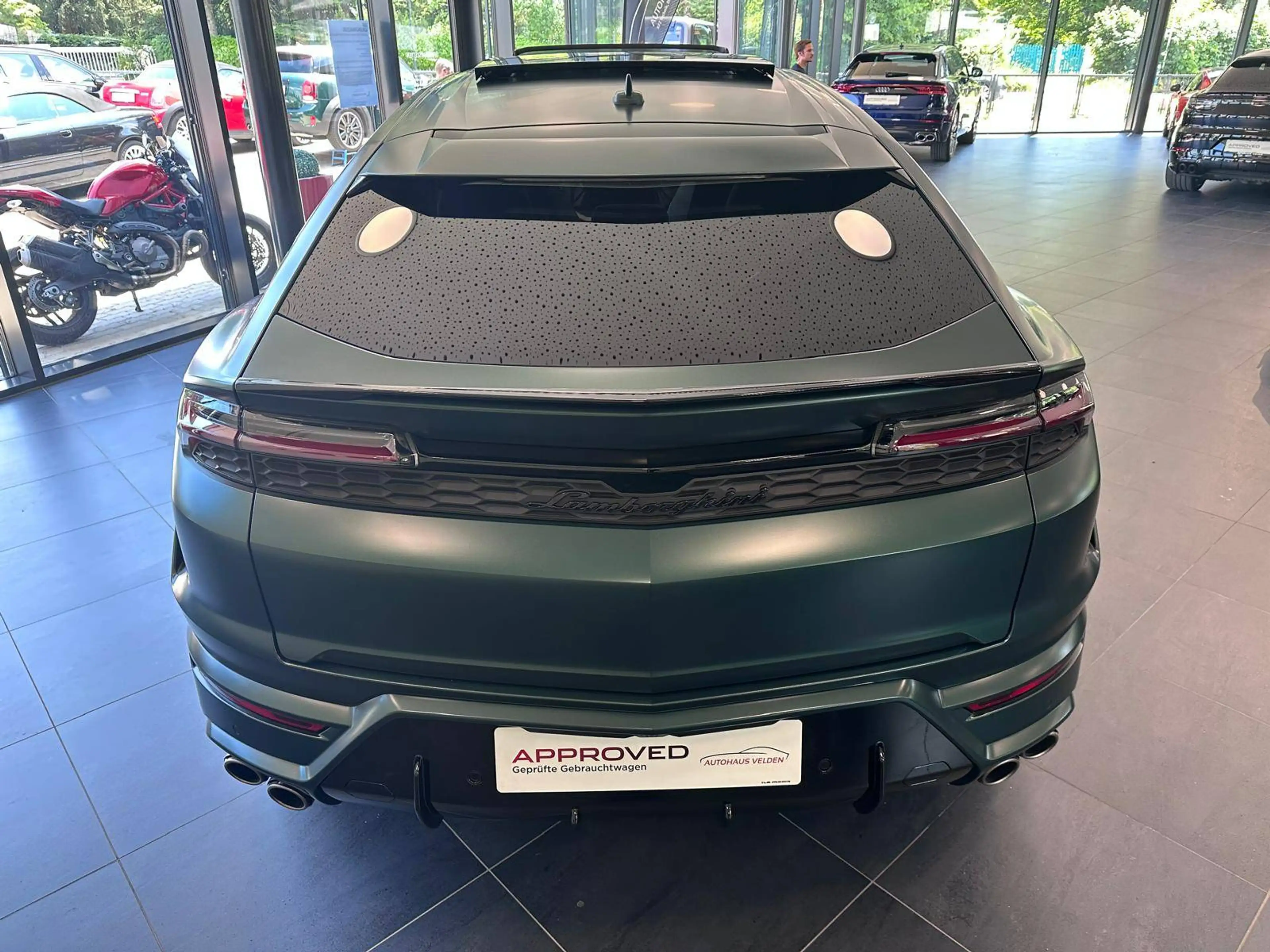 Lamborghini Urus Urus SE, Akrapovic, foliert, TOP spec Unikat — photo 9
