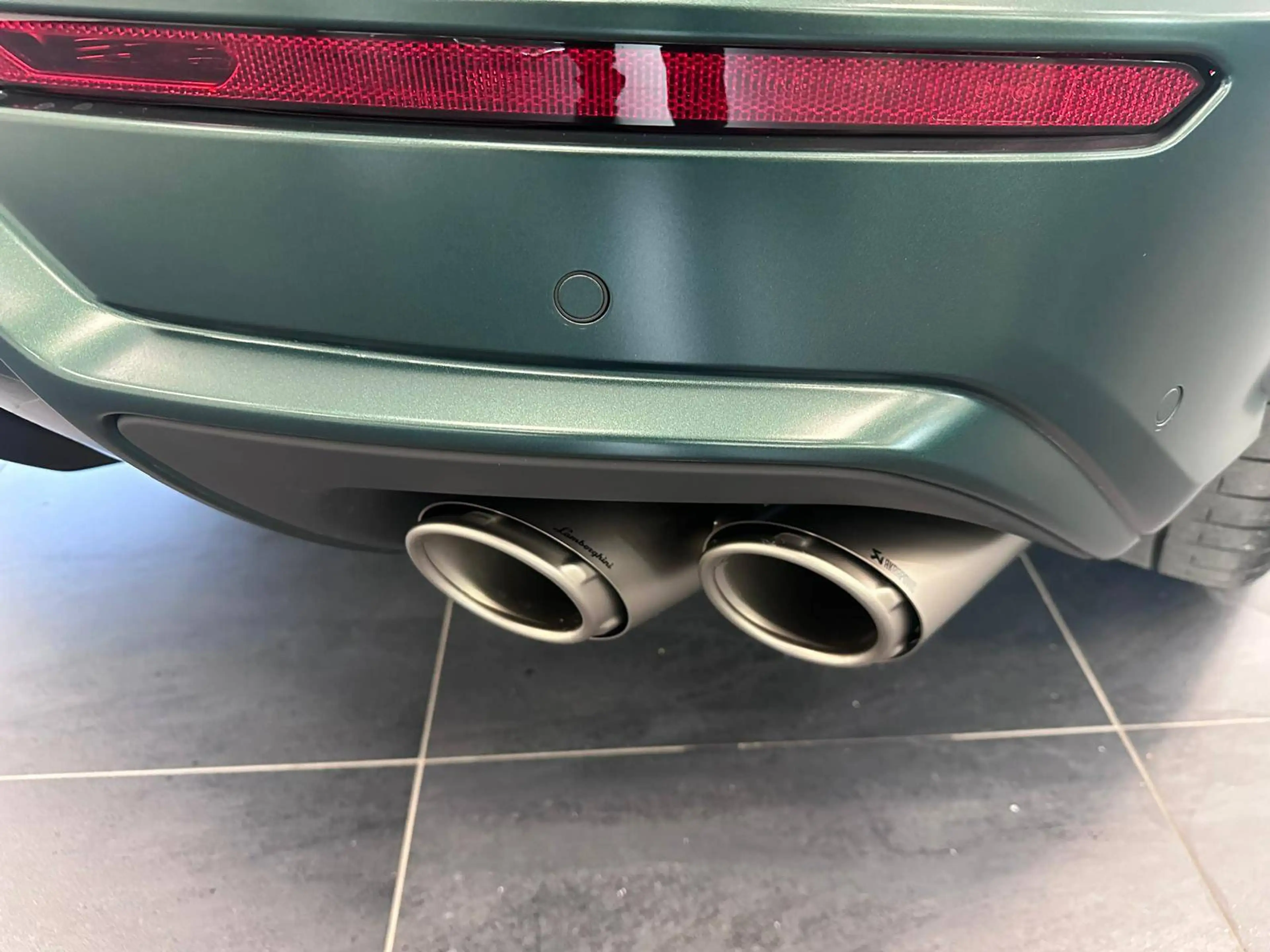 Lamborghini Urus Urus SE, Akrapovic, foliert, TOP spec Unikat — photo 5