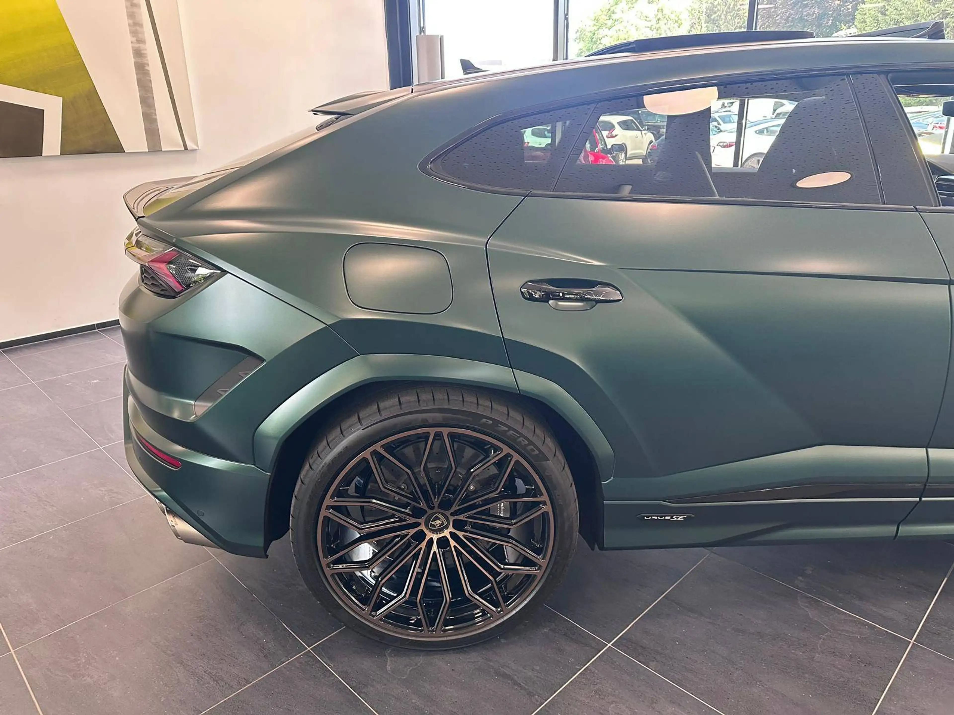 Lamborghini Urus Urus SE, Akrapovic, foliert, TOP spec Unikat — photo 7