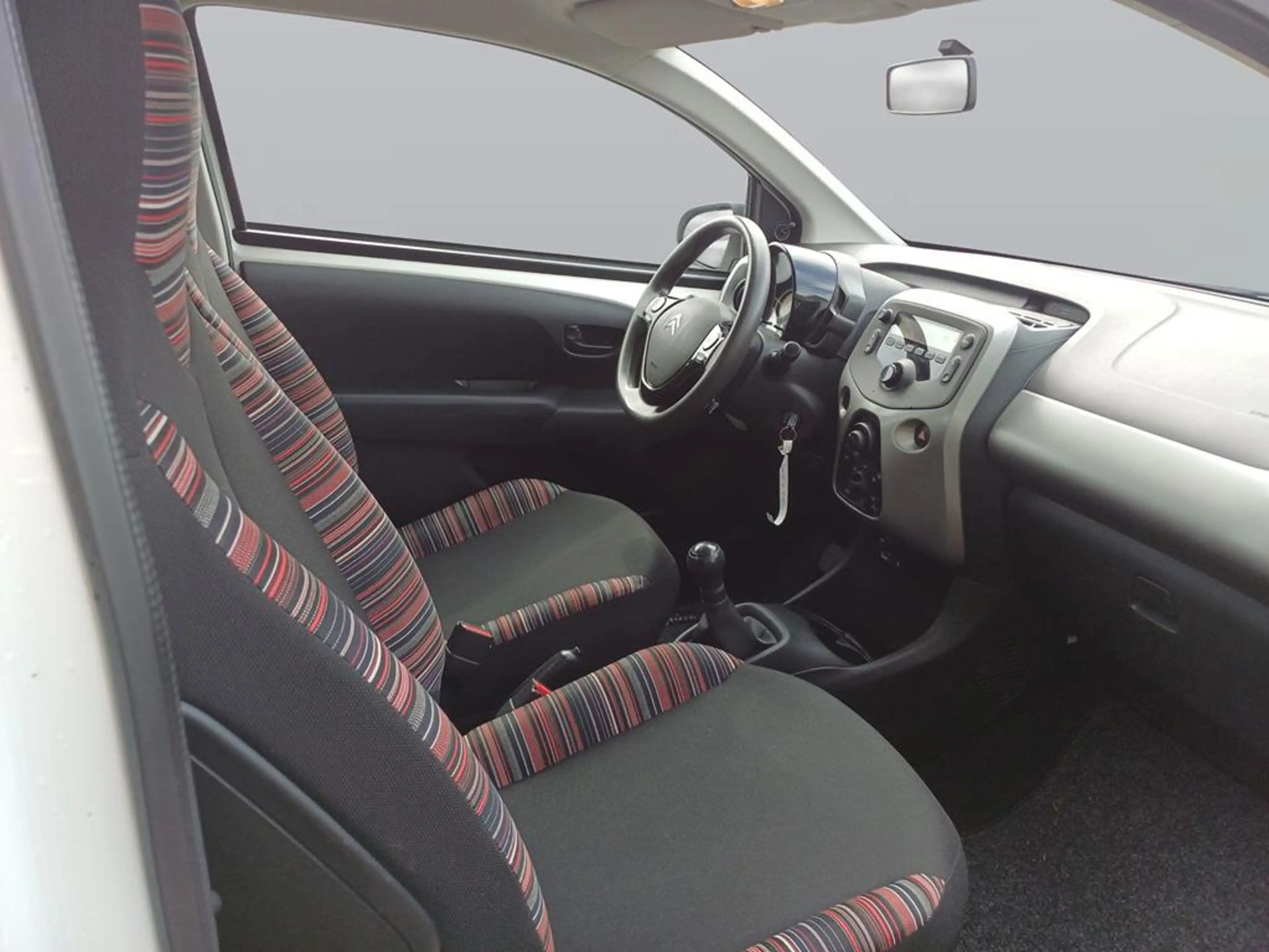 Citroen C1 FEEL VTI 69 KLIMA BLUETOOTH 8-Fach bereift — photo 11