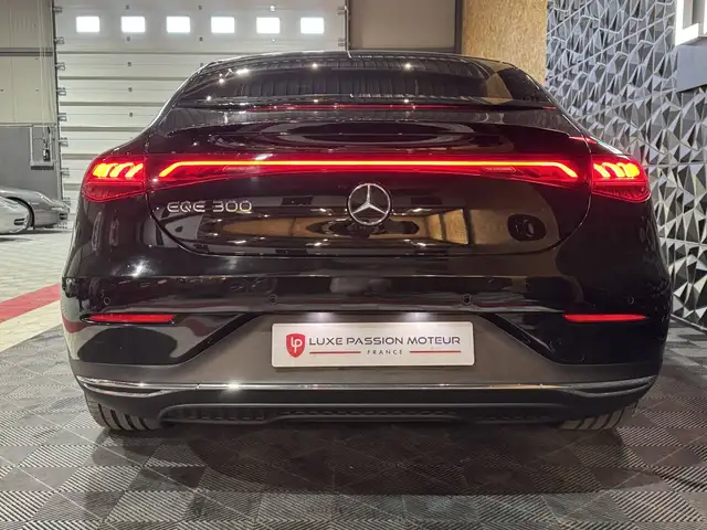 Mercedes-Benz EQE view 8