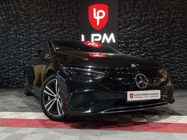 Mercedes-Benz EQE view 3