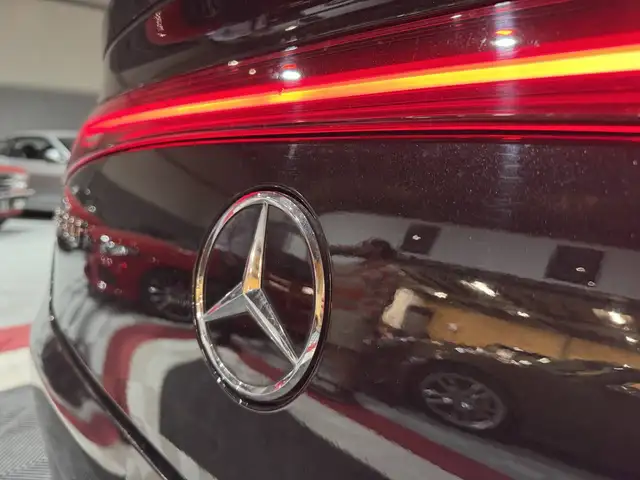 Mercedes-Benz EQE view 22