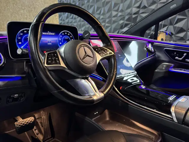 Mercedes-Benz EQE view 12