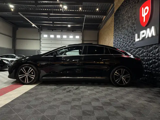 Mercedes-Benz EQE view 5