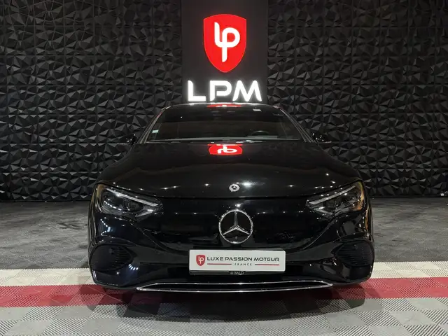 Mercedes-Benz EQE view 2