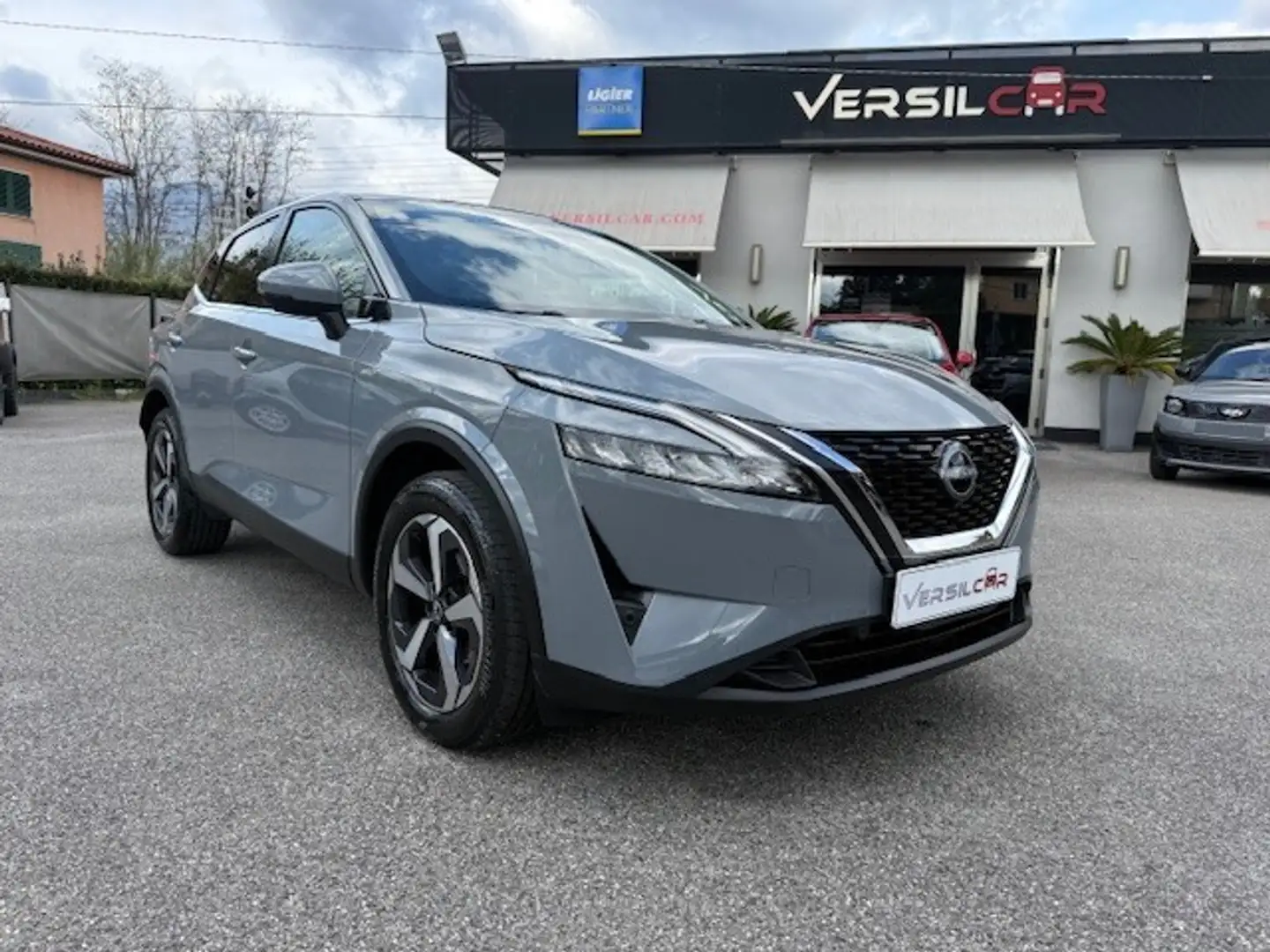Nissan Qashqai MHEV 158 CV Xtronic N-Connecta Gris - 1