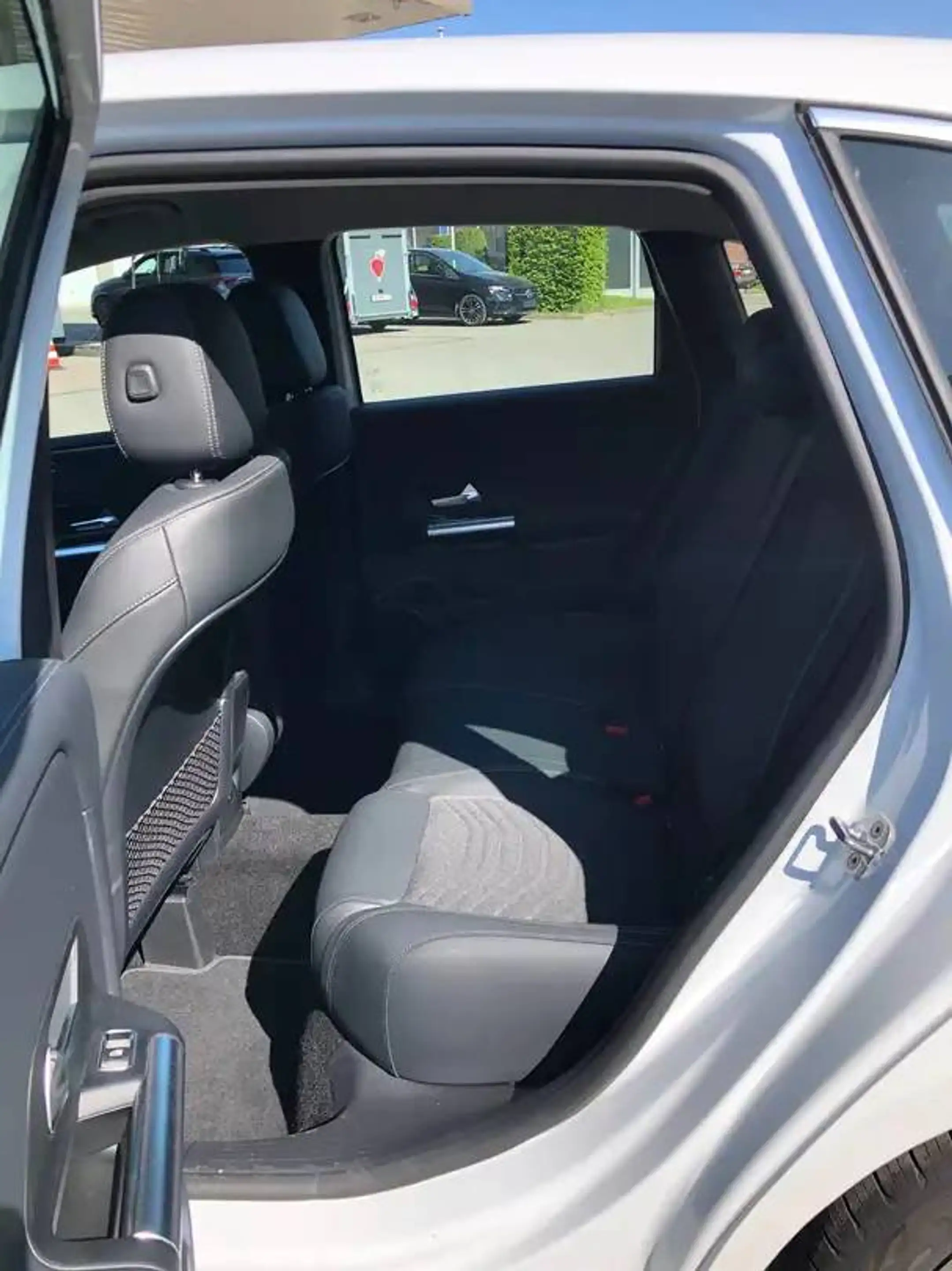 Mercedes-Benz B 180 Business Line Automaat, Camera, Carplay, Winter pack — photo 9