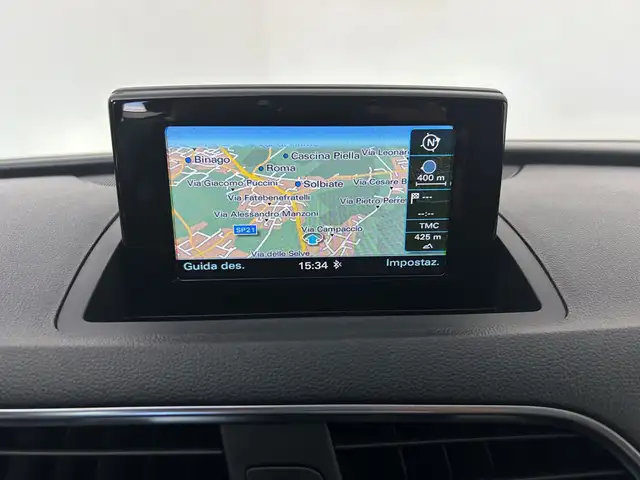 Audi Q3 view 11