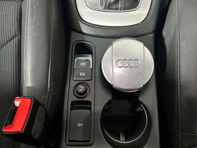 Audi Q3 view 13