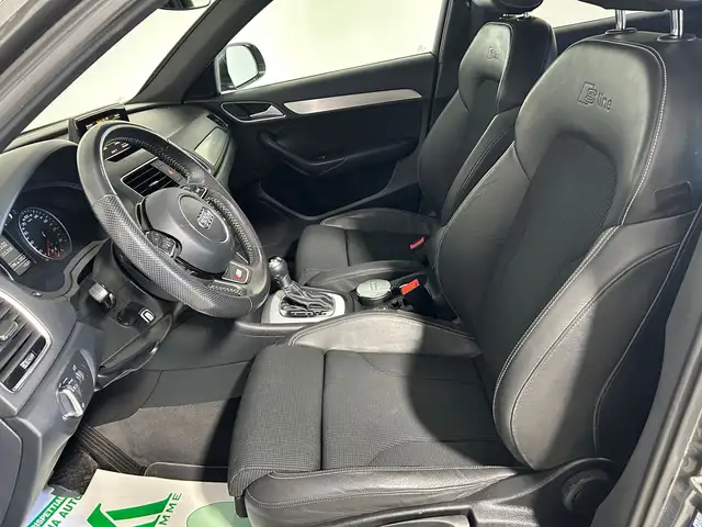 Audi Q3 view 4