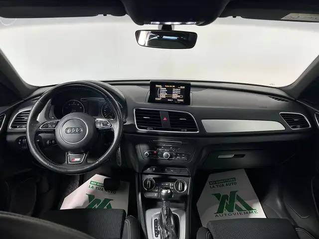 Audi Q3 view 6