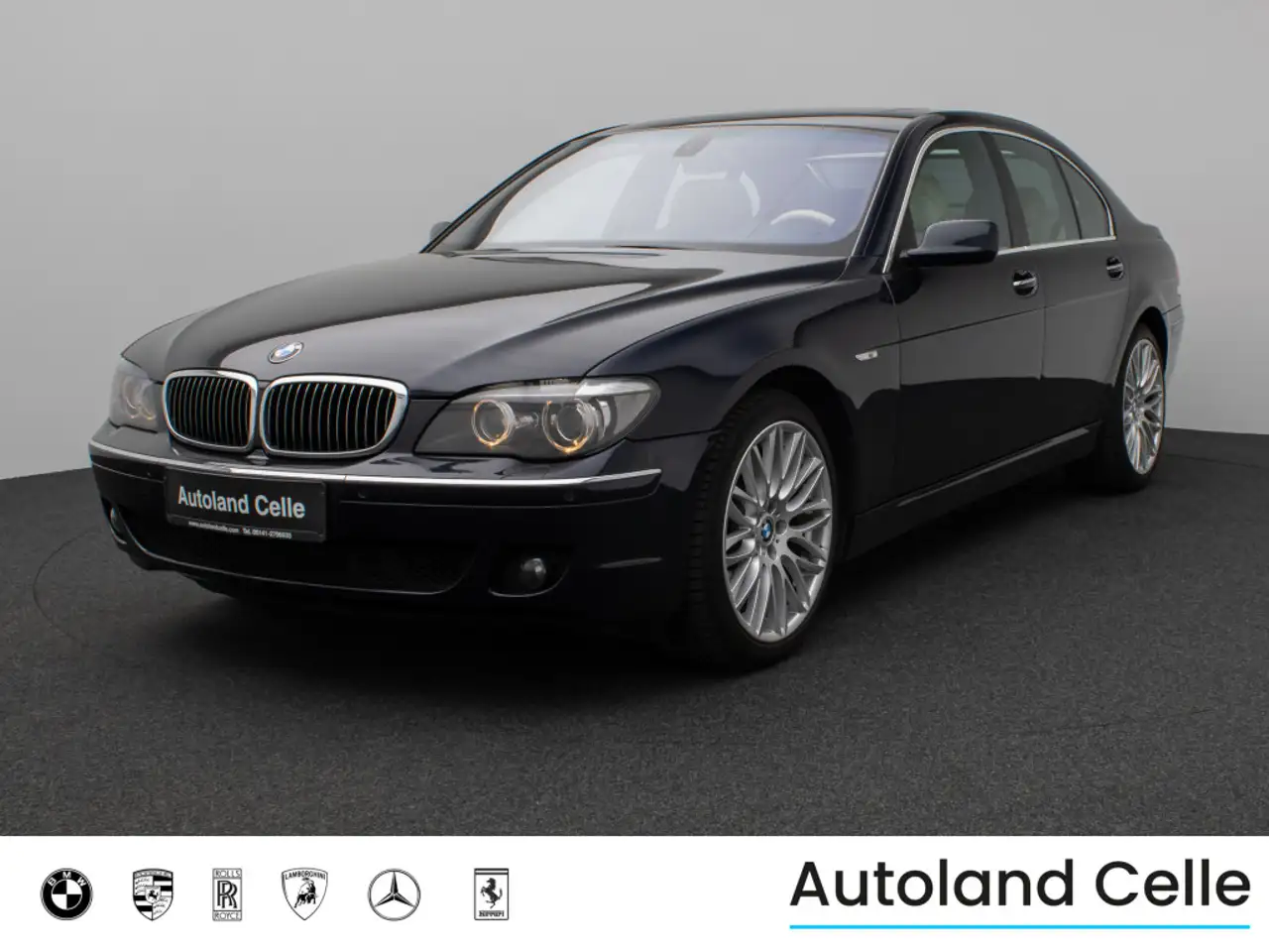 BMW 745