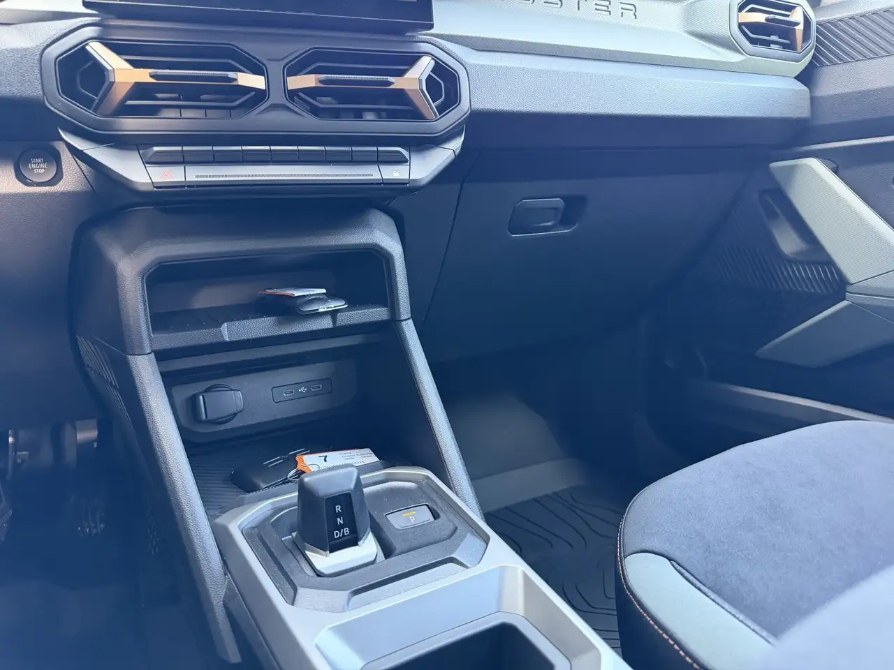 Dacia Duster III 1.6 E-TECH Full Hybrid 155 Extreme Techno/ Win 15
