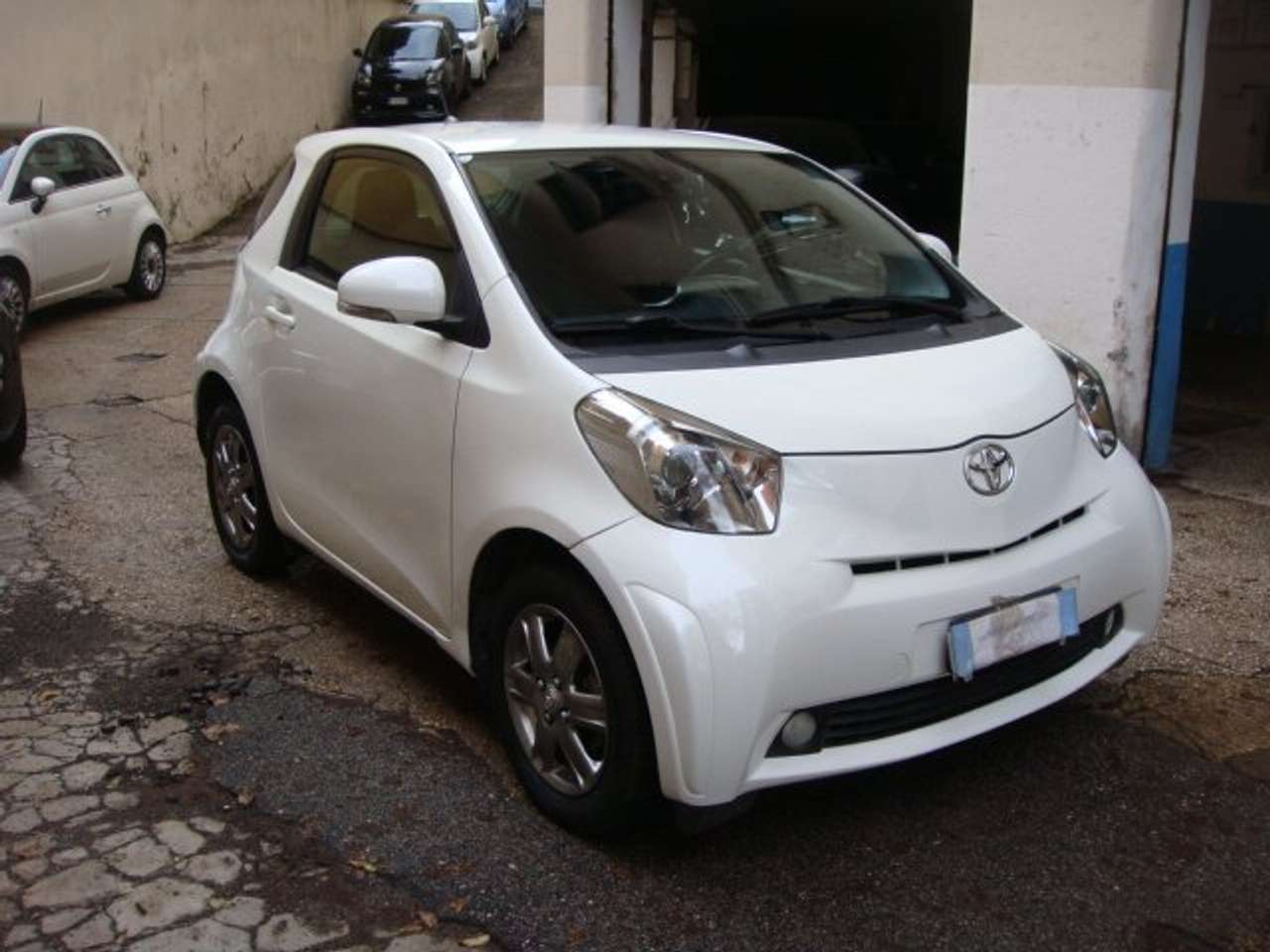 Toyota iQ iQ 1.0 Lounge (high) cvt