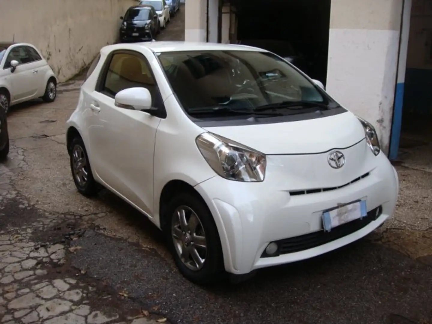 Toyota iQ iQ 1.0 Lounge (high) cvt Bianco - 1