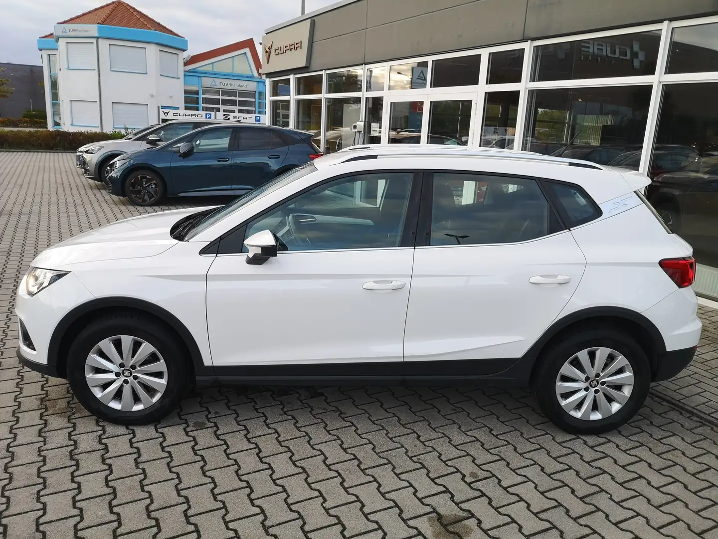 SEAT Arona Xcellence 1.0 TSI DSG PDC DAB-Radio SHZ AAC Weiß - 2