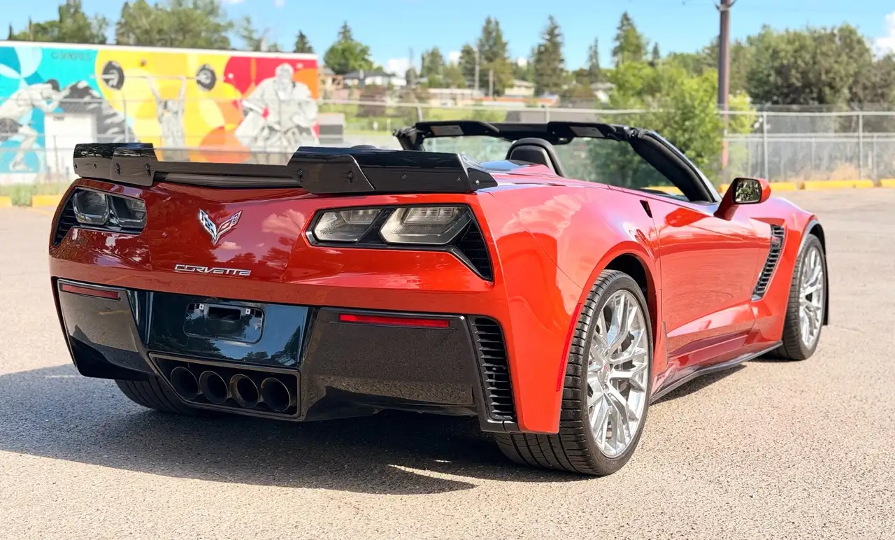 Chevrolet Corvette снимка Chevrolet Corvette