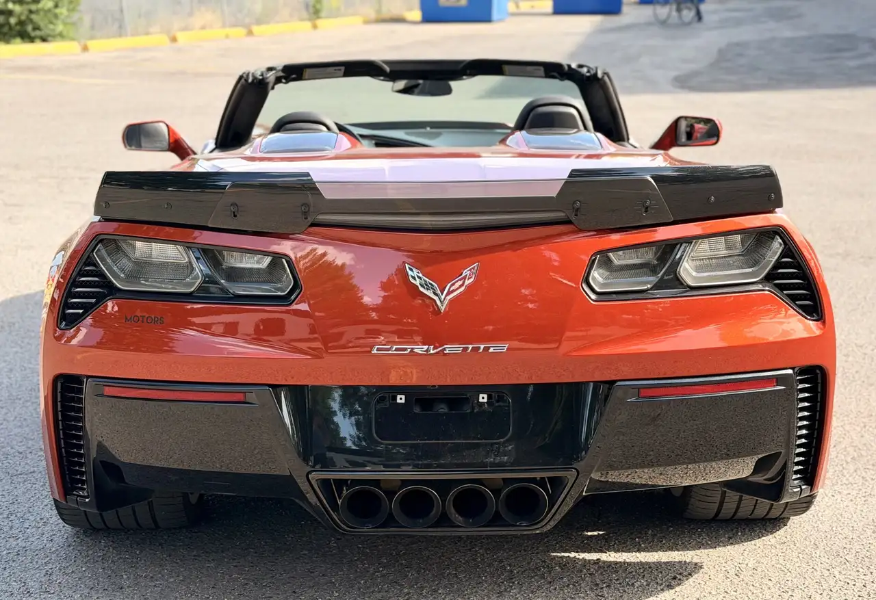 Chevrolet Corvette снимка Chevrolet Corvette