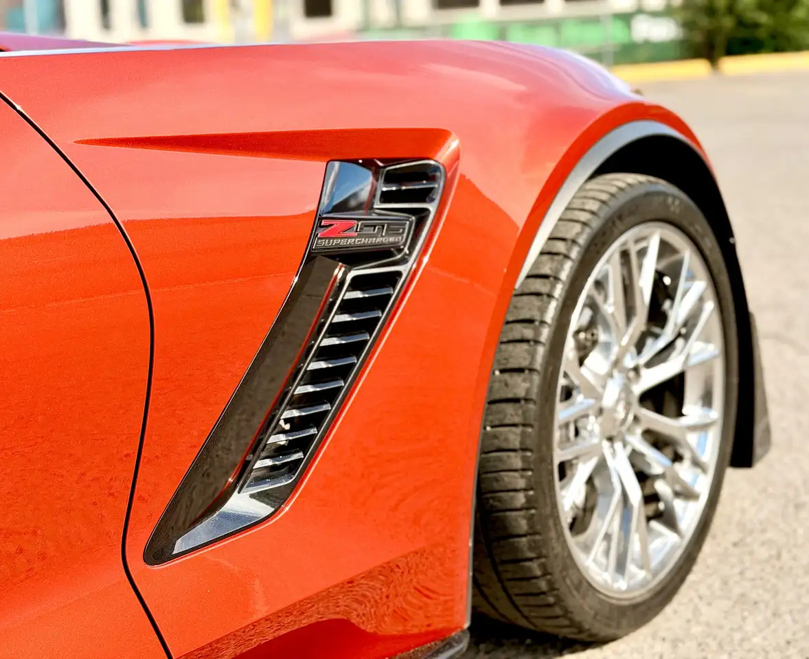 Chevrolet Corvette снимка Chevrolet Corvette