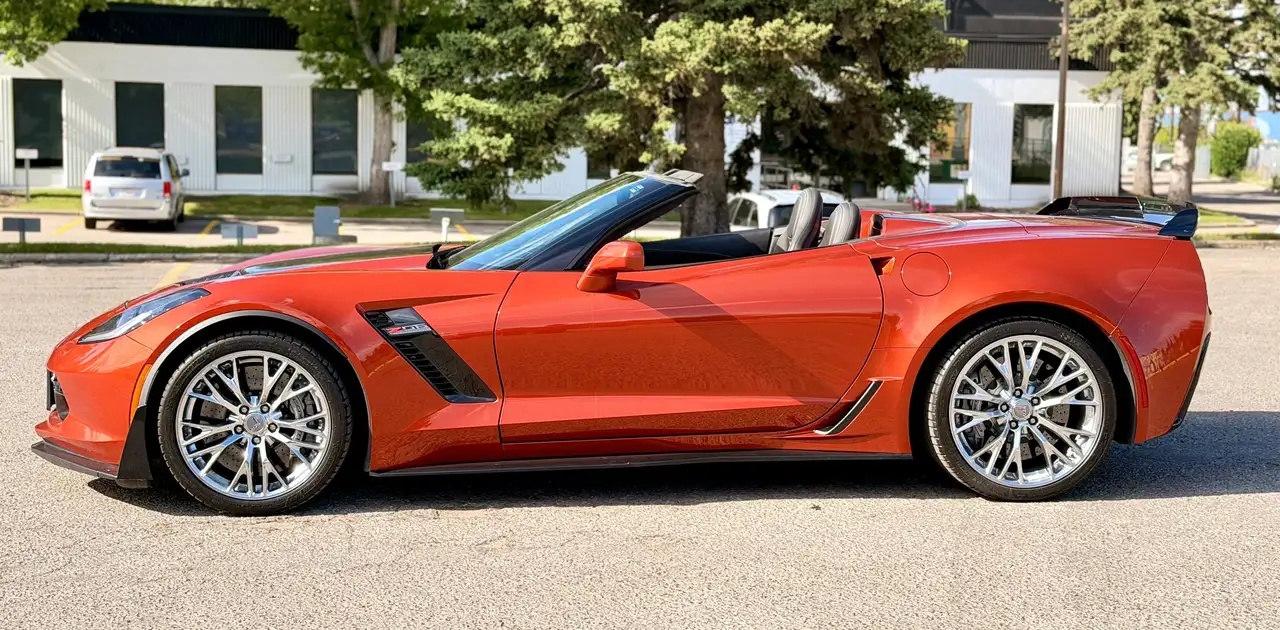 Chevrolet Corvette снимка Chevrolet Corvette