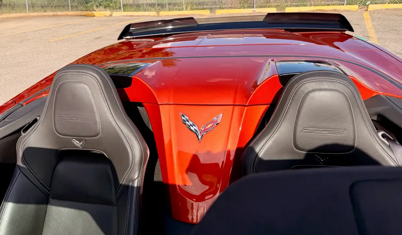 Chevrolet Corvette снимка Chevrolet Corvette