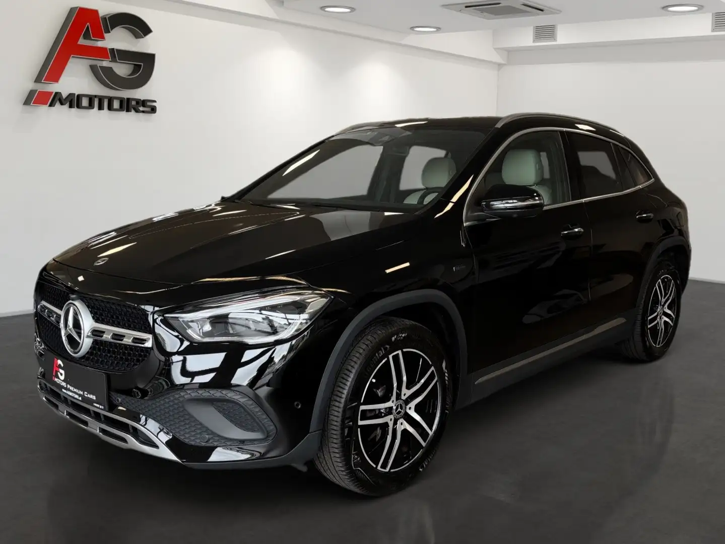 Mercedes-Benz GLA 250 e PHEV Aut.Progressive/1.Besitz/Panorama/ACC/AHK/ Noir - 1