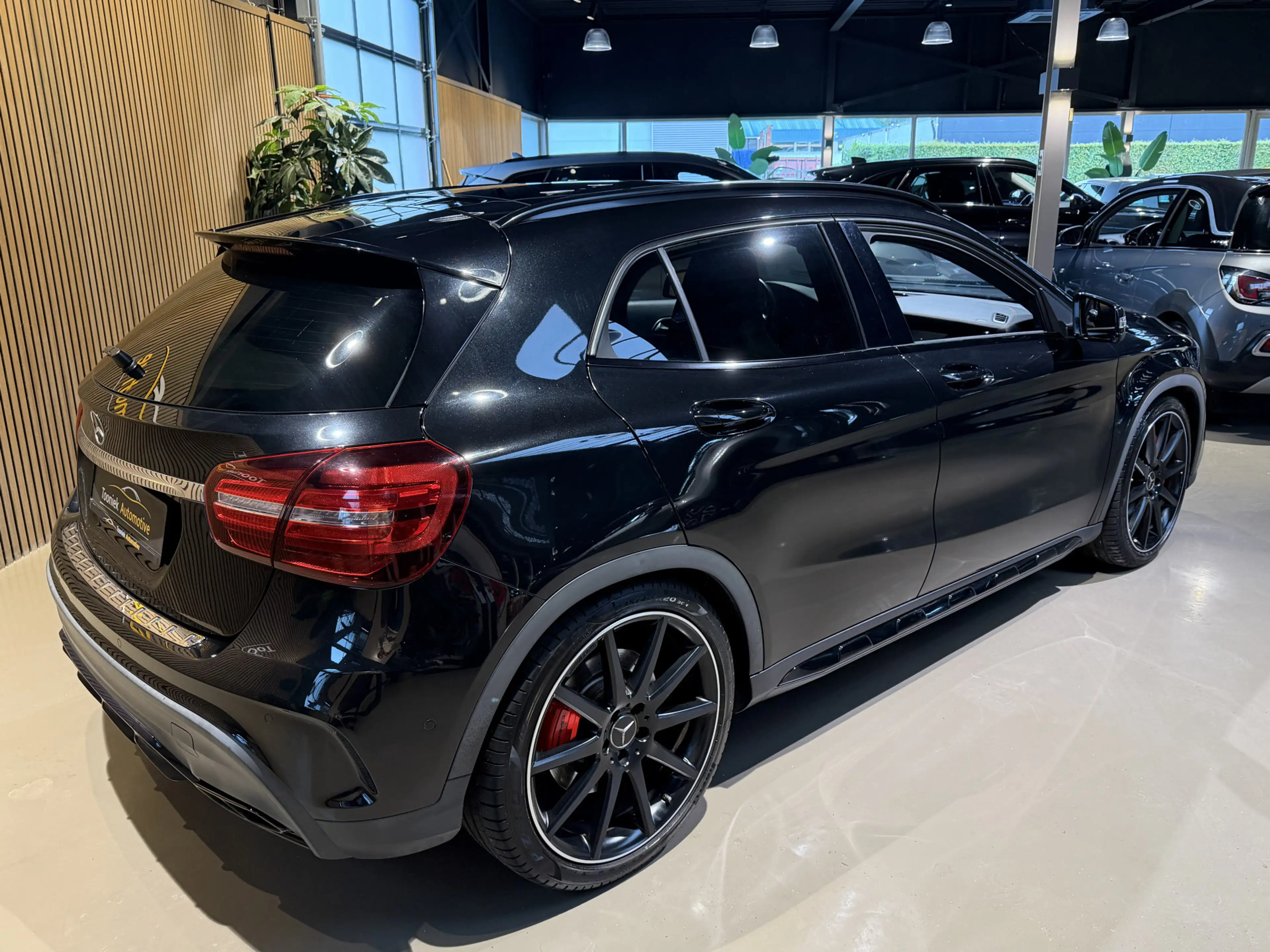 Mercedes-Benz GLA 45 AMG 4MATIC Premium — photo 3