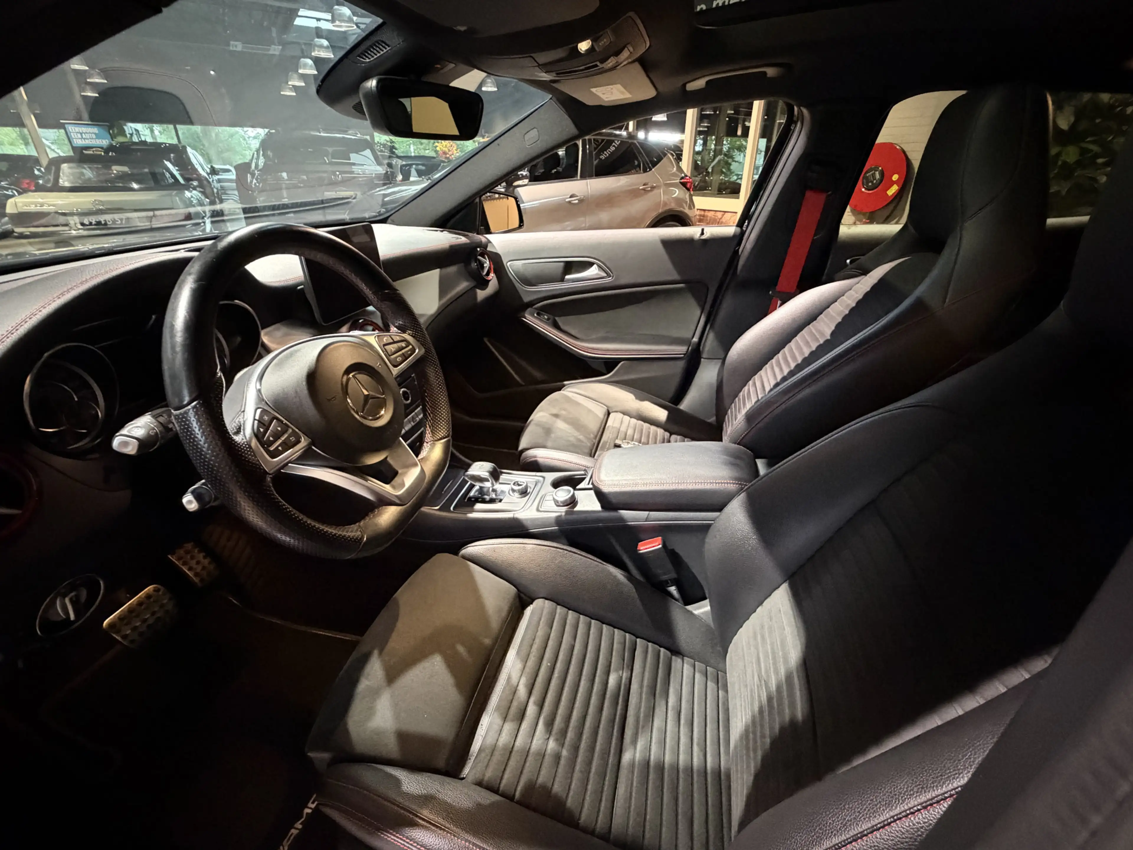 Mercedes-Benz GLA 45 AMG 4MATIC Premium — photo 11