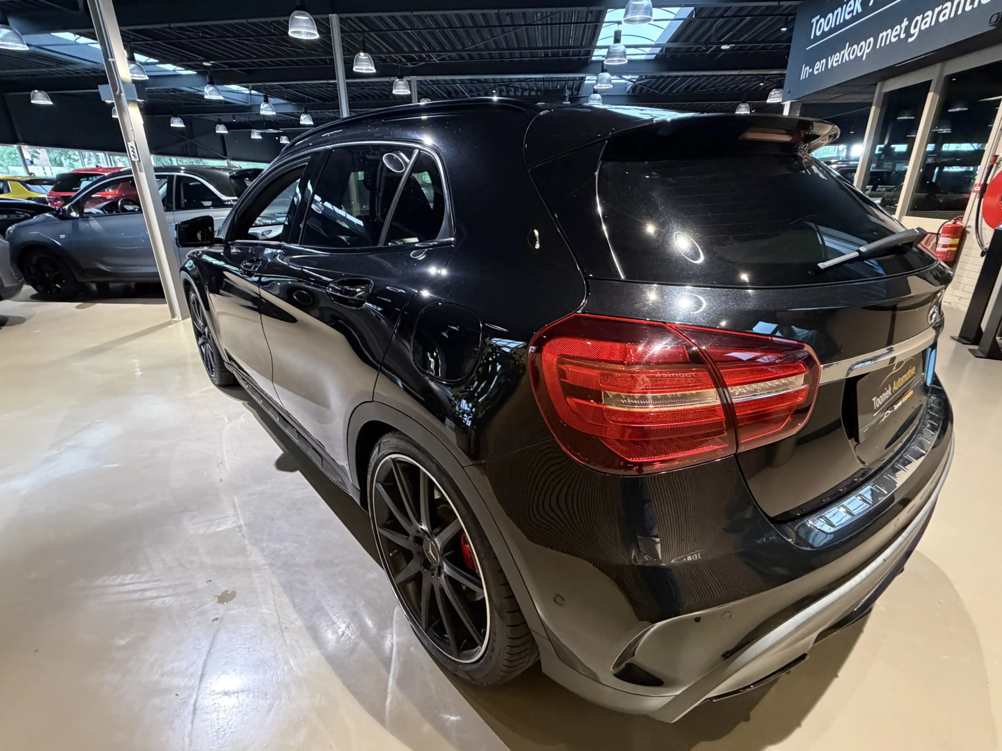 Mercedes-Benz GLA 45 AMG 4MATIC Premium — photo 5