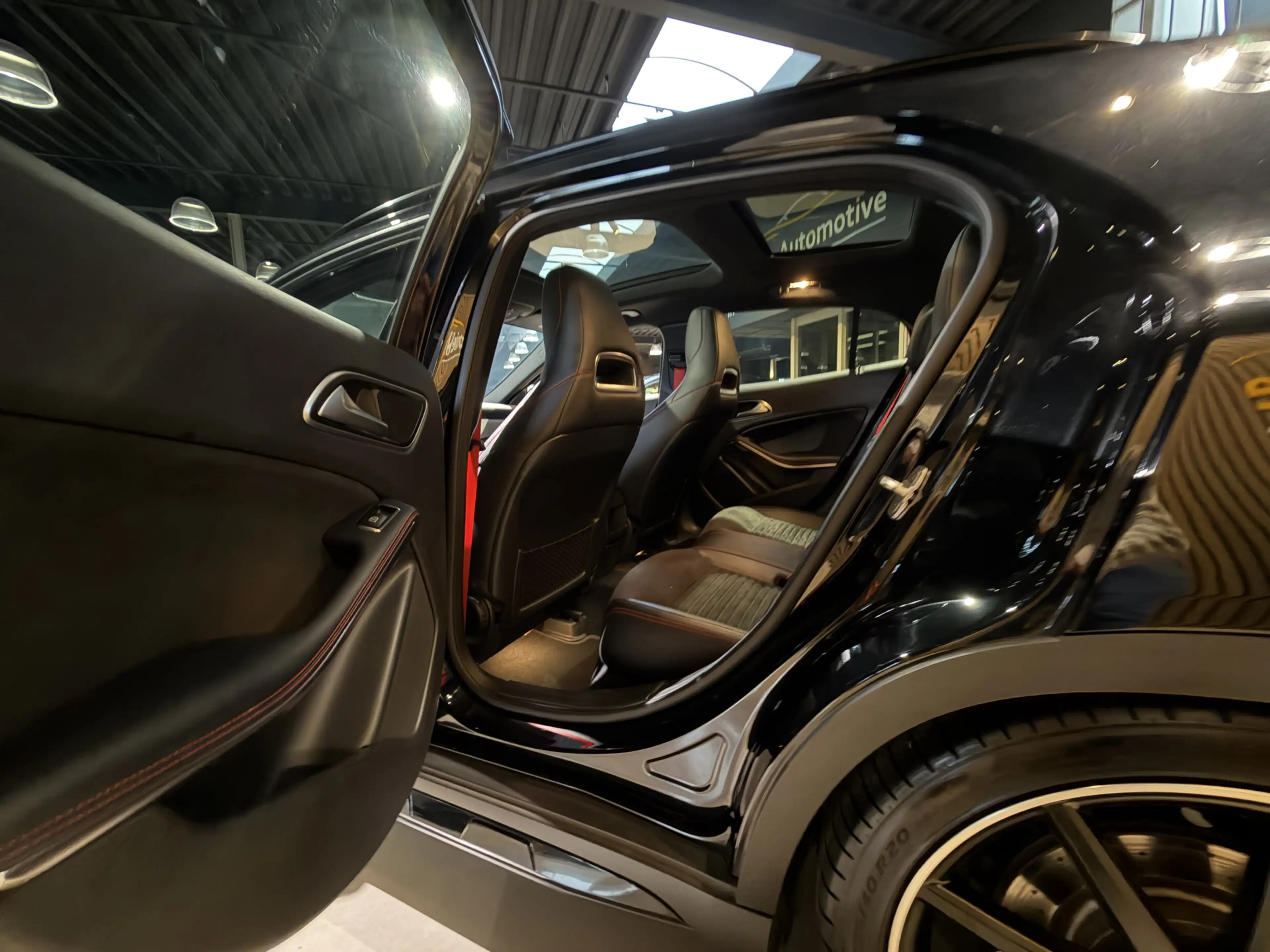 Mercedes-Benz GLA 45 AMG 4MATIC Premium — photo 13