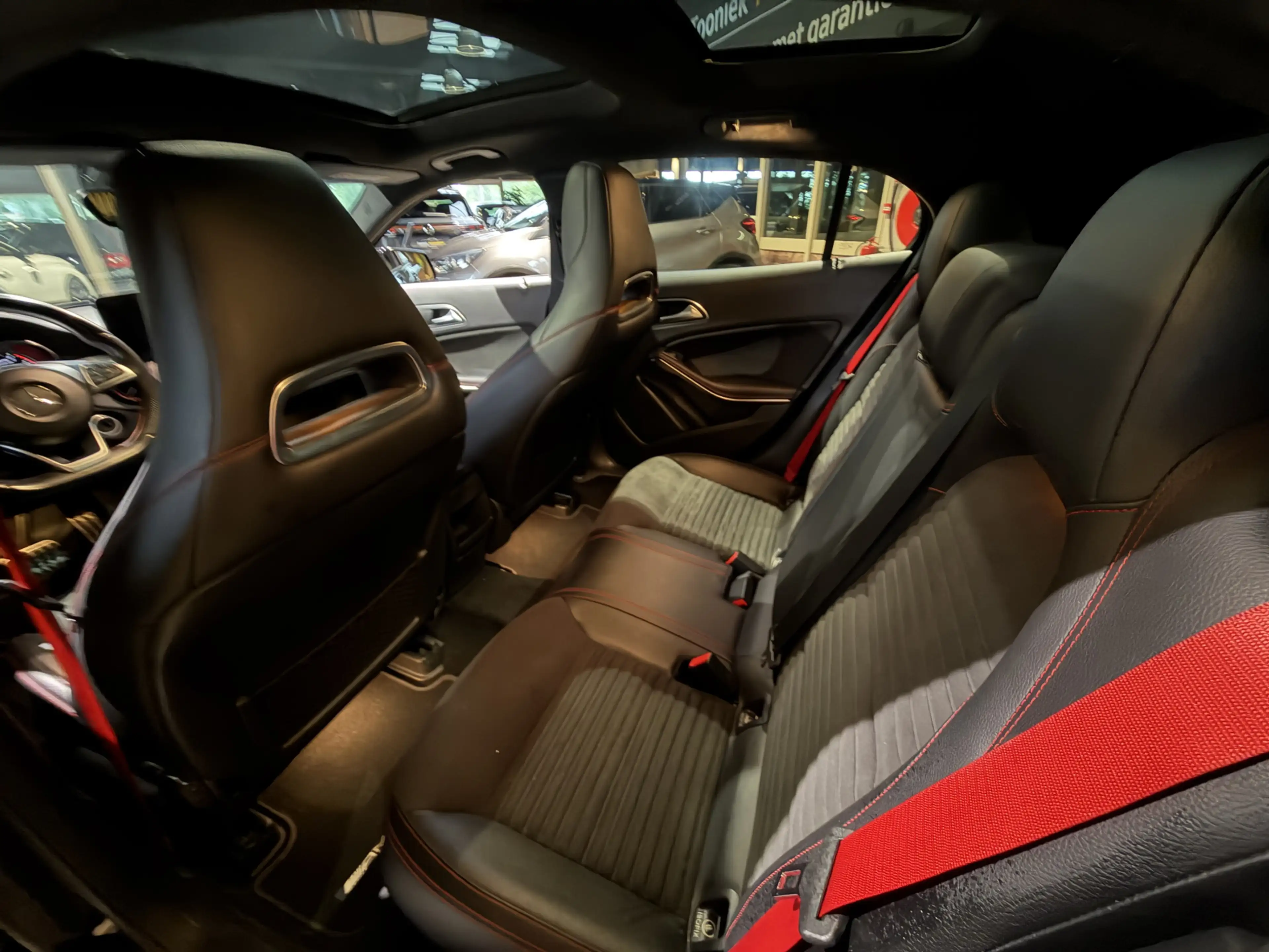 Mercedes-Benz GLA 45 AMG 4MATIC Premium — photo 15