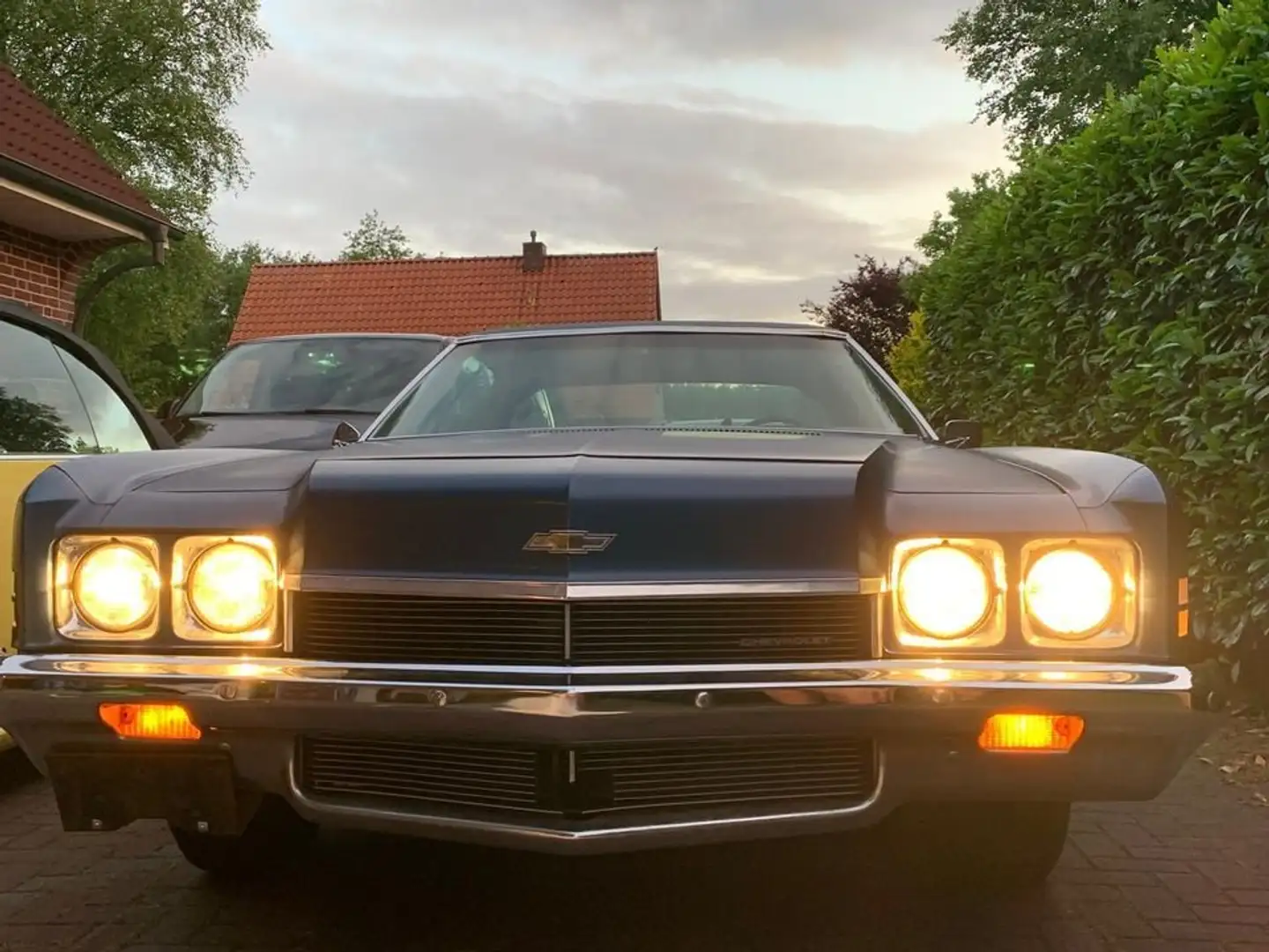 Chevrolet Impala plava - 1