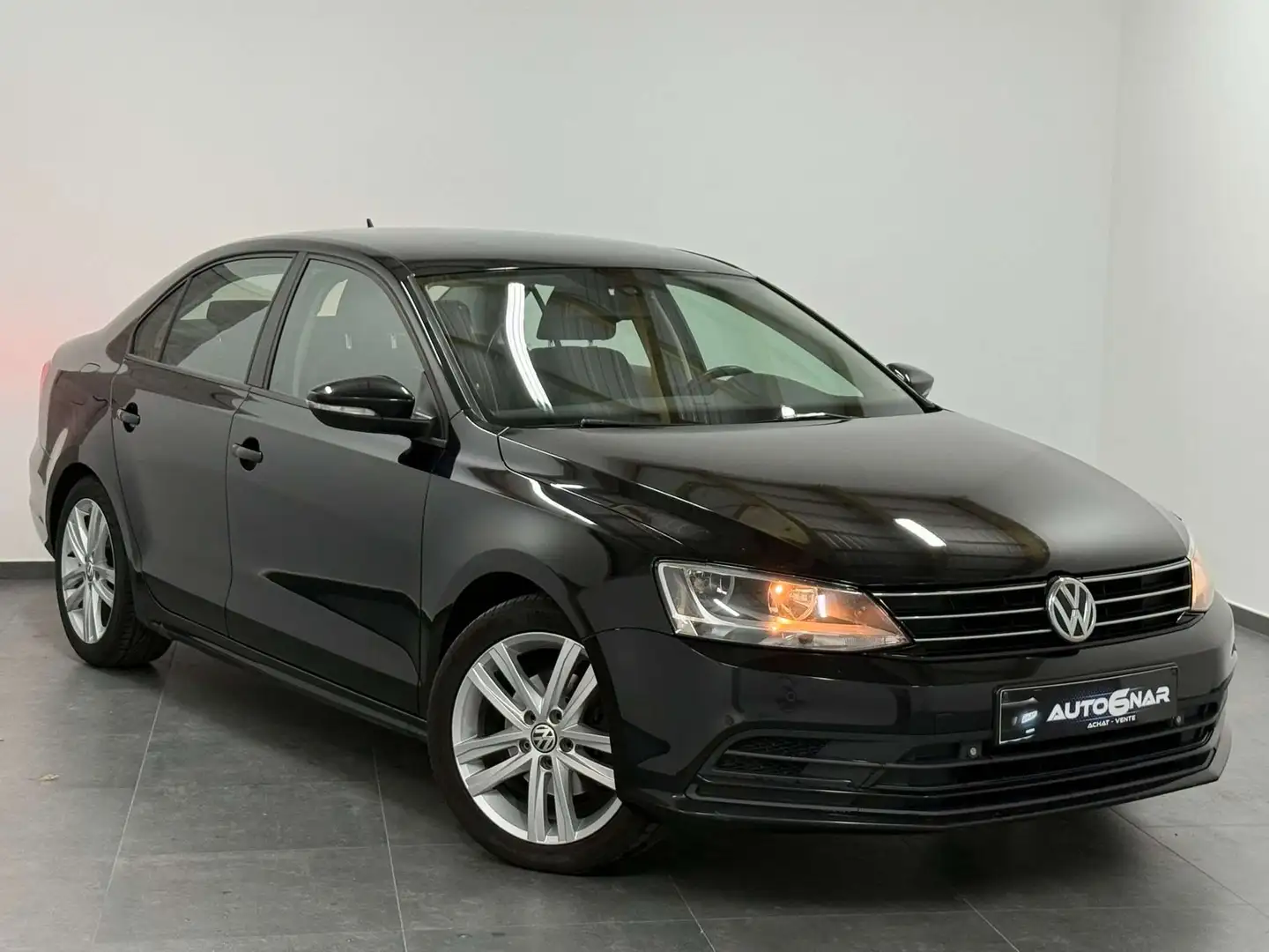 Volkswagen Jetta 2.0 CR TDi - 1erMain - Airco - Euro 6b - Carnet Noir - 1