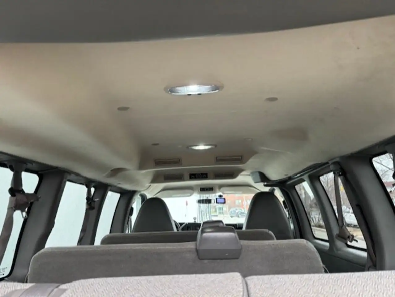 Chevrolet Express Passenger снимка Chevrolet Express Passenger
